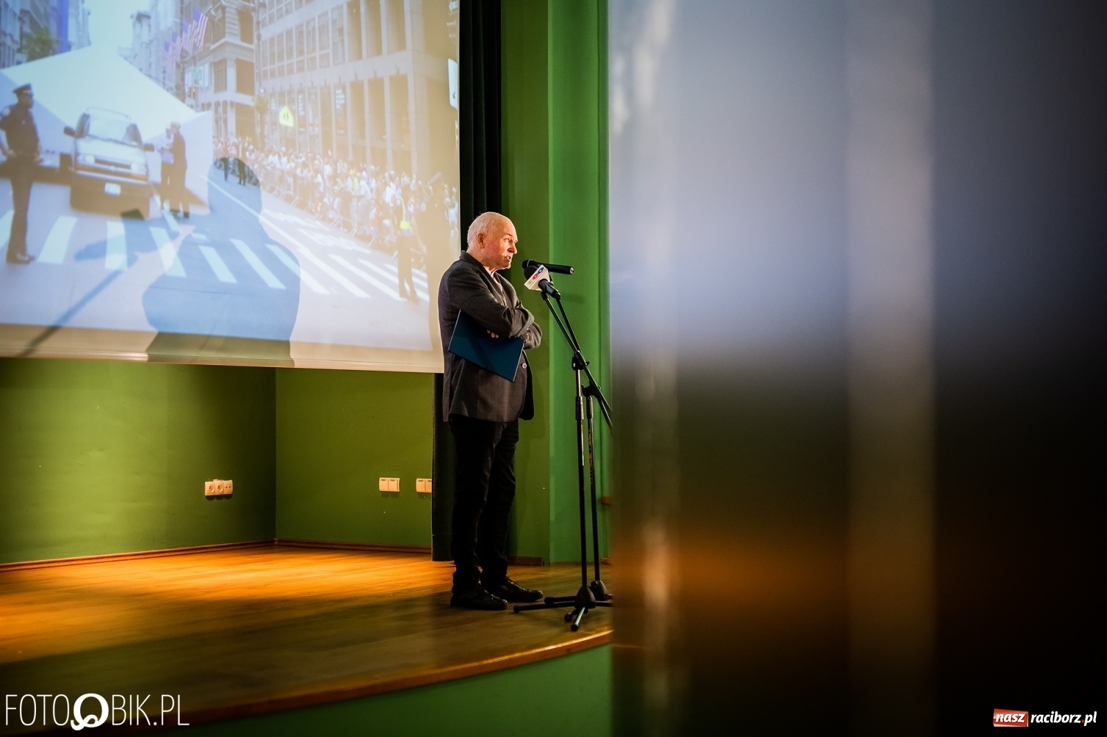 Zdjęcie w galerii na portalu naszraciborz.pl: K-DRON. Prace Janusza Kapusty można oglądać w pałacyku Rafako  wiadomości z regionu