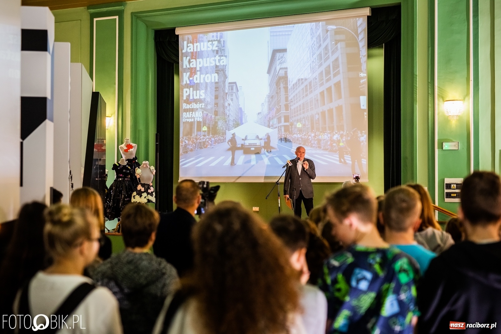 Zdjęcie w galerii na portalu naszraciborz.pl: K-DRON. Prace Janusza Kapusty można oglądać w pałacyku Rafako  wiadomości z regionu