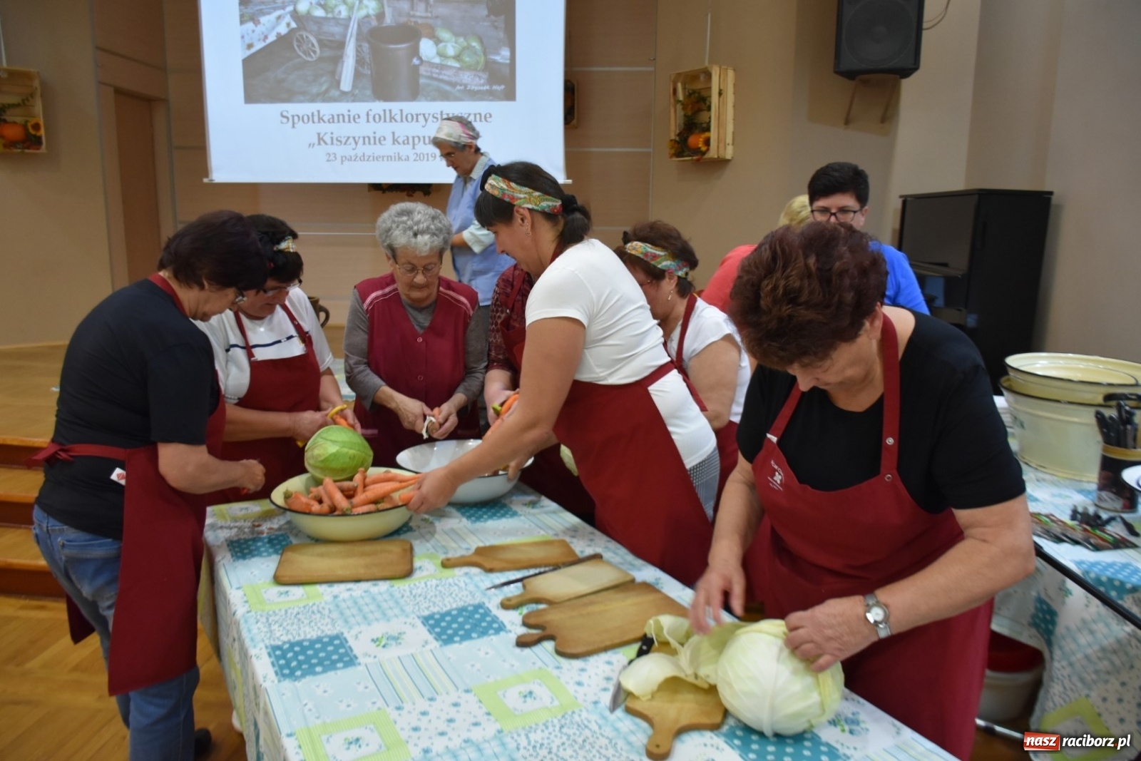 Zdjęcie w galerii na portalu naszraciborz.pl: Kiszenie kapusty po staremu [FOTO]  wiadomości z regionu