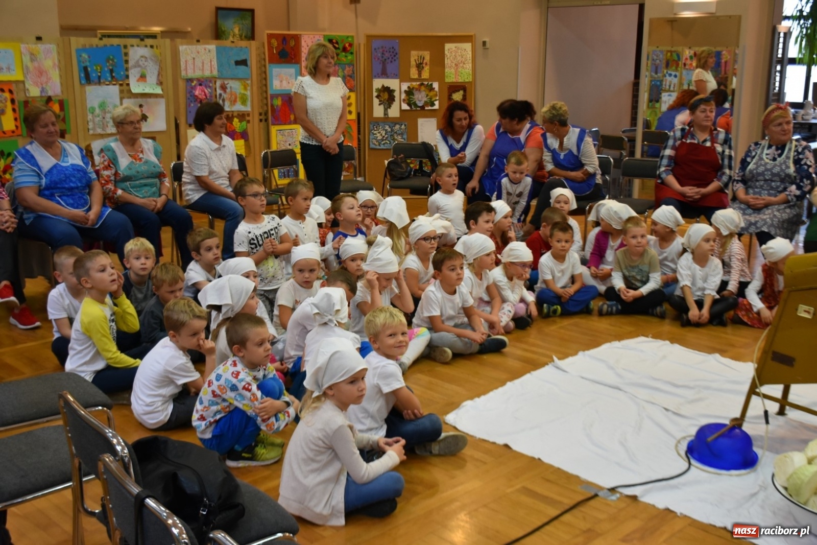 Zdjęcie w galerii na portalu naszraciborz.pl: Kiszenie kapusty po staremu [FOTO]  wiadomości z regionu