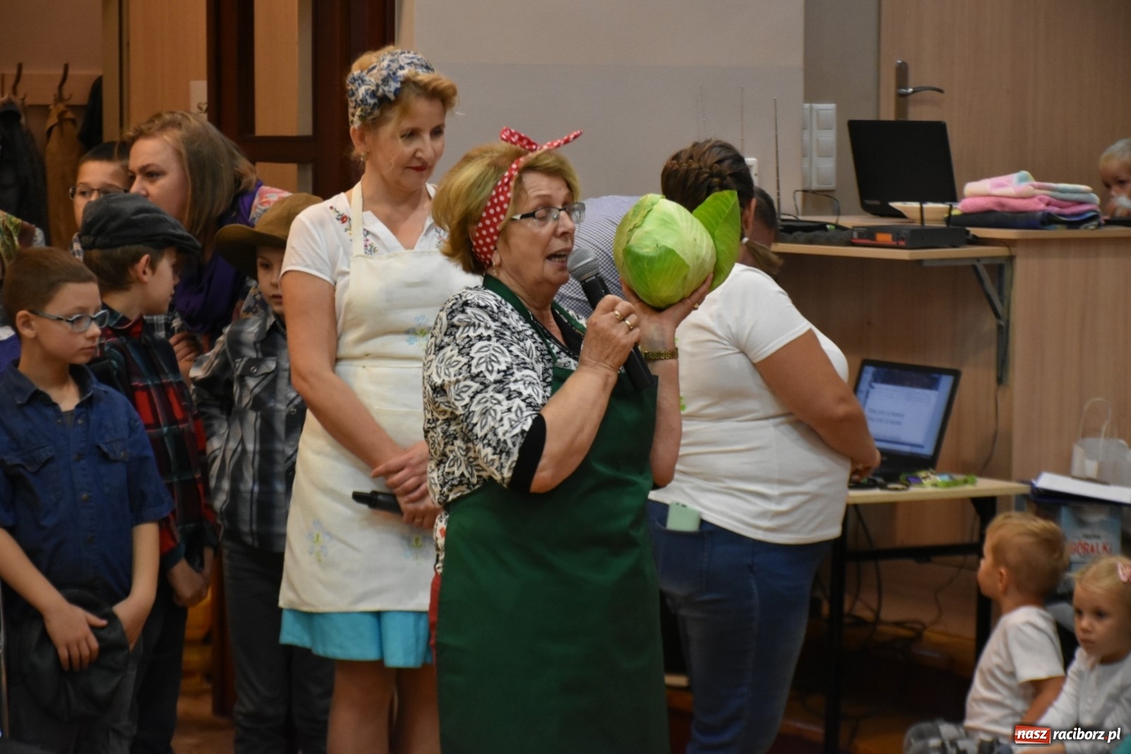 Zdjęcie w galerii na portalu naszraciborz.pl: Kiszenie kapusty po staremu [FOTO]  wiadomości z regionu