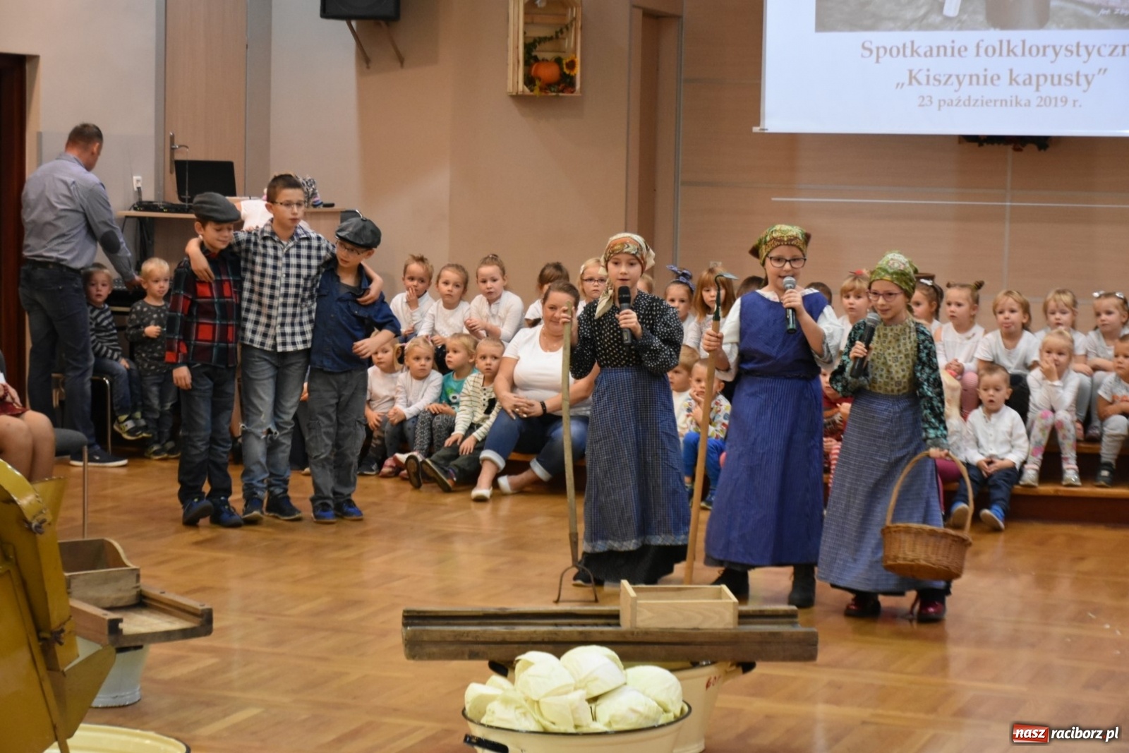 Zdjęcie w galerii na portalu naszraciborz.pl: Kiszenie kapusty po staremu [FOTO]  wiadomości z regionu
