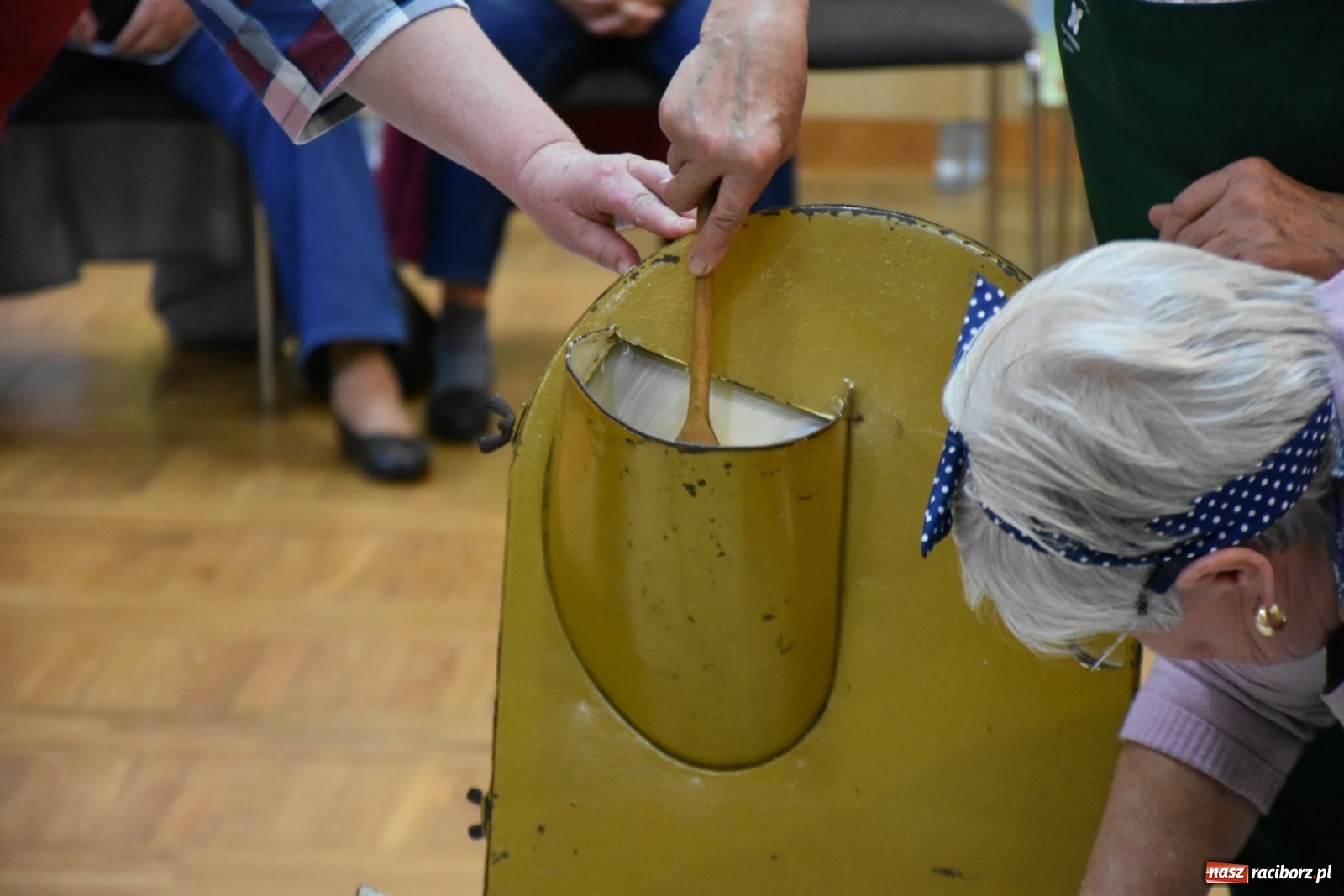 Zdjęcie w galerii na portalu naszraciborz.pl: Kiszenie kapusty po staremu [FOTO]  wiadomości z regionu