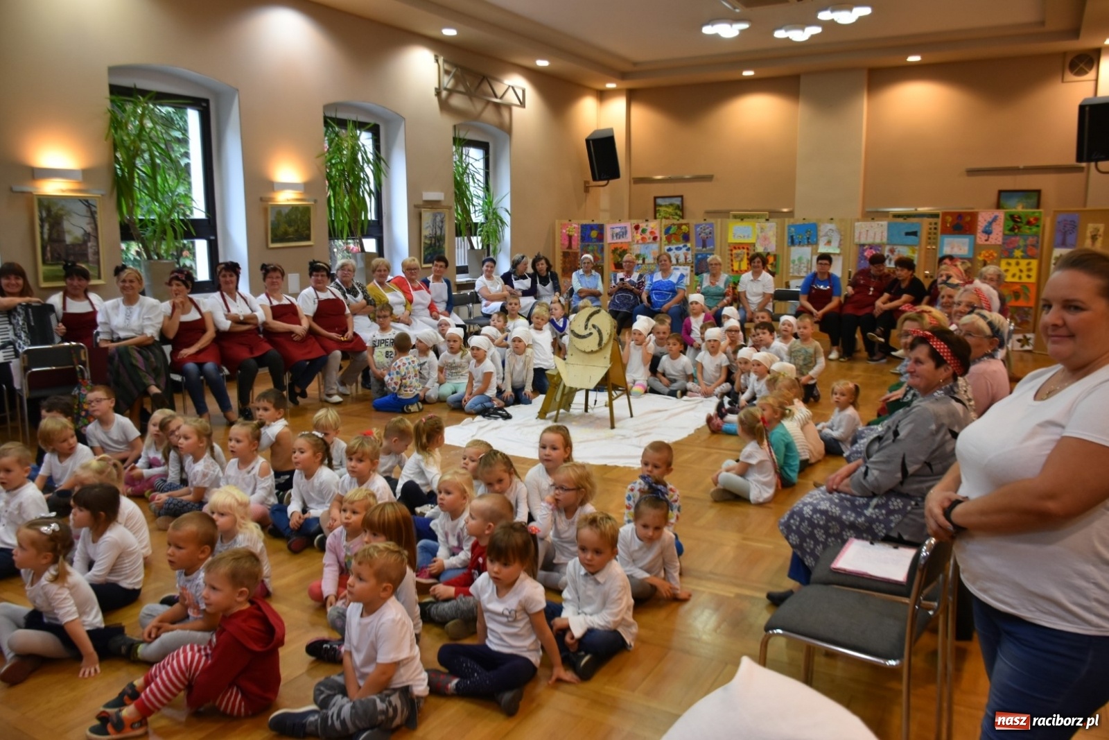 Zdjęcie w galerii na portalu naszraciborz.pl: Kiszenie kapusty po staremu [FOTO]  wiadomości z regionu