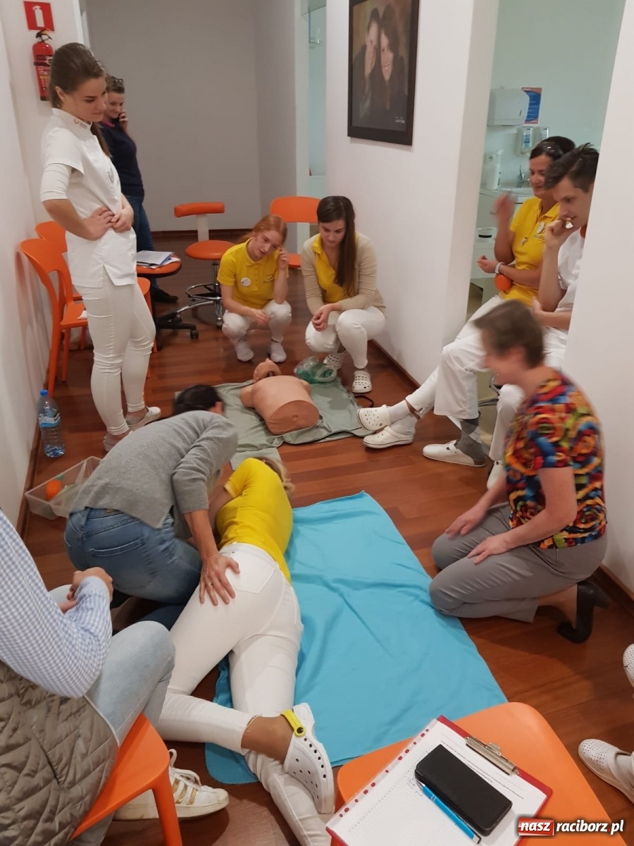 Zdjęcie w galerii na portalu naszraciborz.pl: Szkolenie warte życia w DenticaCenter  wiadomości z regionu