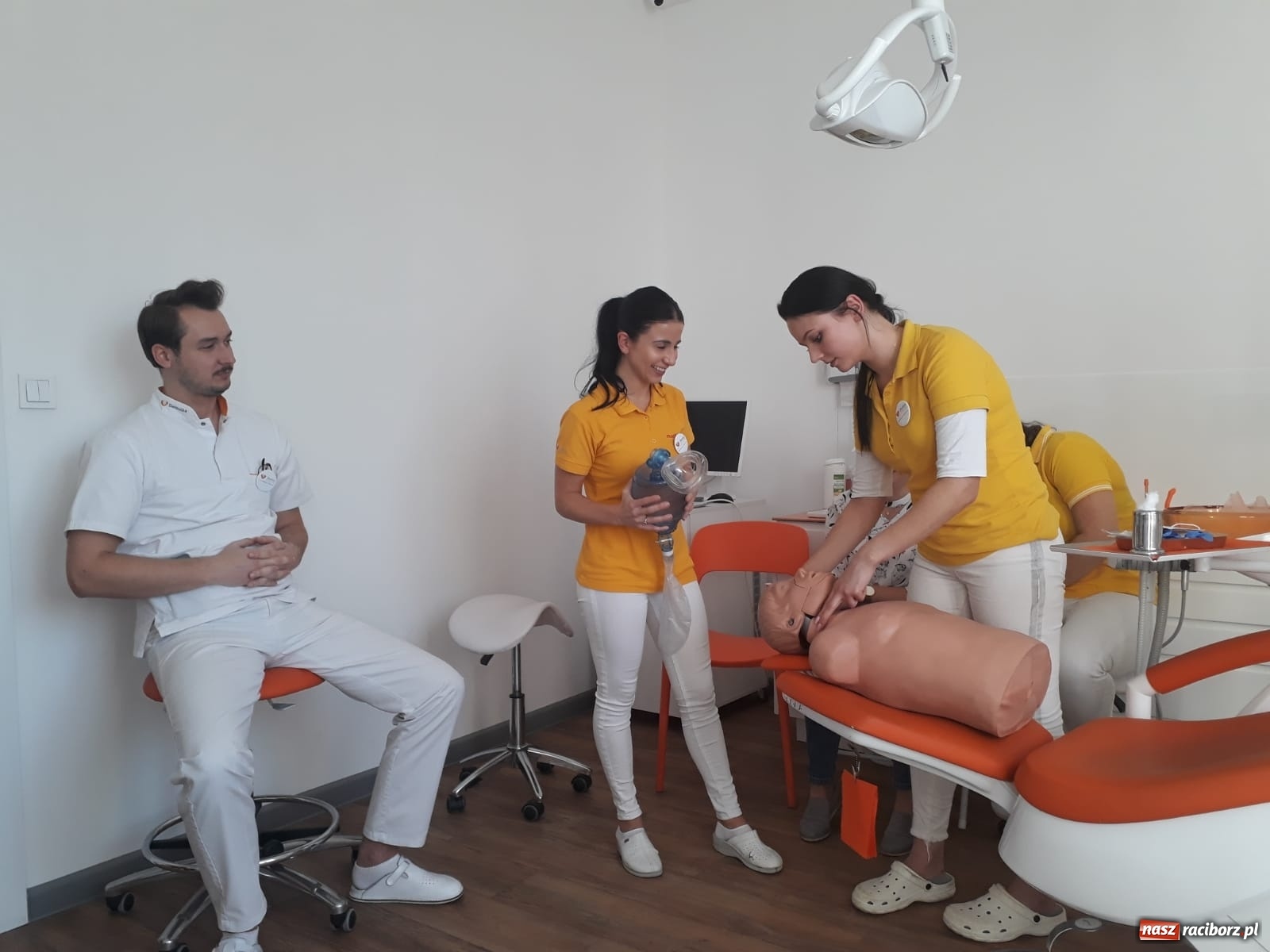 Zdjęcie w galerii na portalu naszraciborz.pl: Szkolenie warte życia w DenticaCenter  wiadomości z regionu