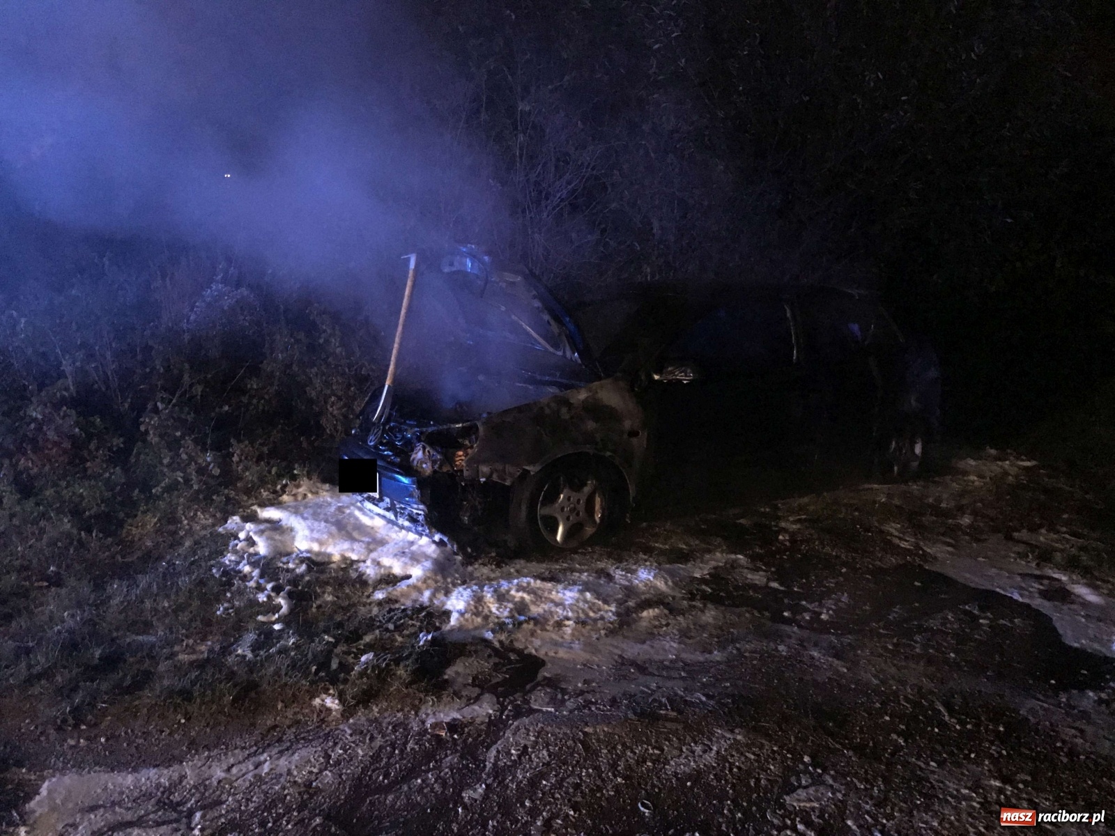 Zdjęcie w galerii na portalu naszraciborz.pl: Uwolnienie kobiety na Rudzkiej. Pożar volkswagena na 1 Maja wiadomości z regionu