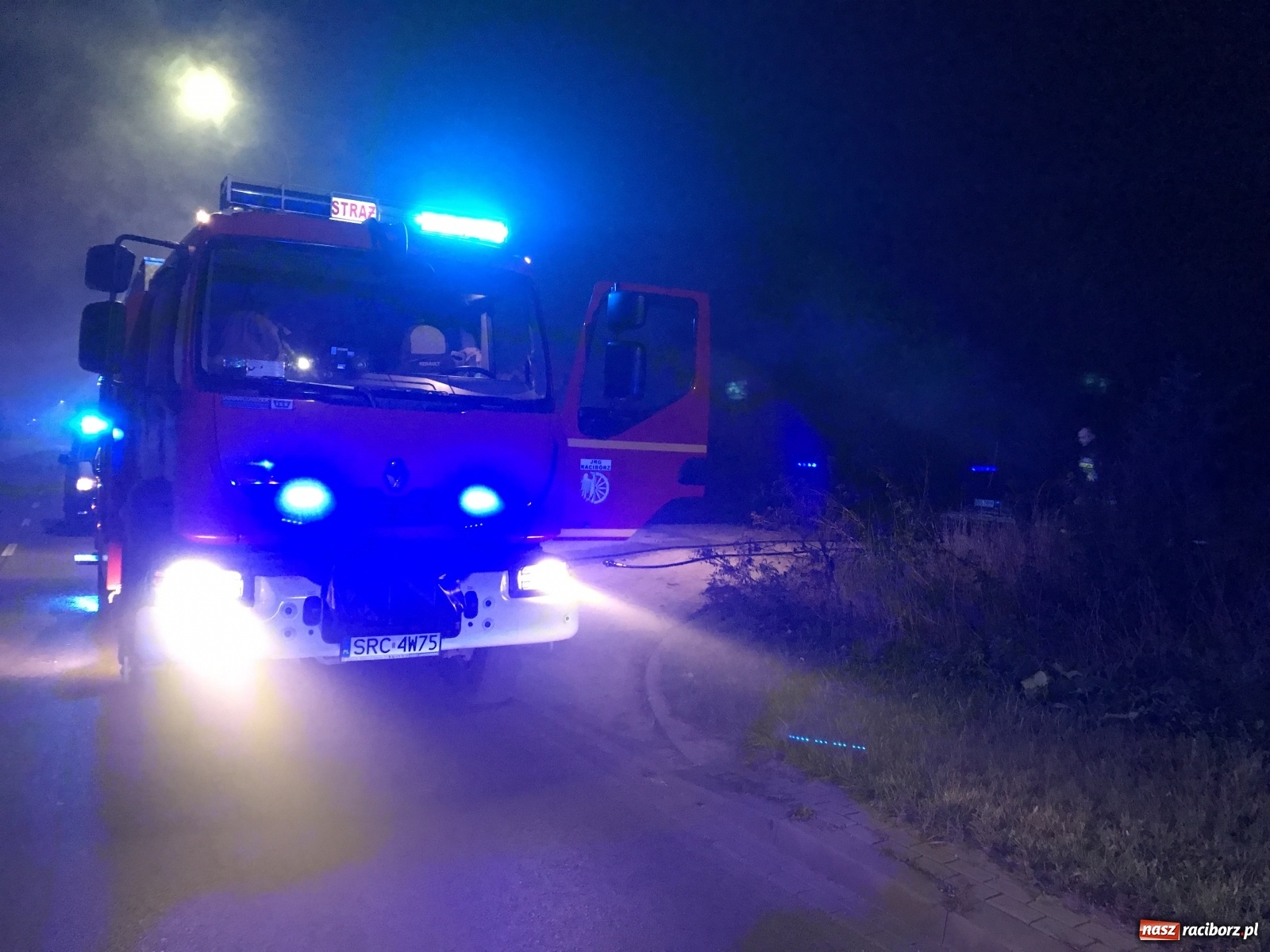 Zdjęcie w galerii na portalu naszraciborz.pl: Uwolnienie kobiety na Rudzkiej. Pożar volkswagena na 1 Maja wiadomości z regionu