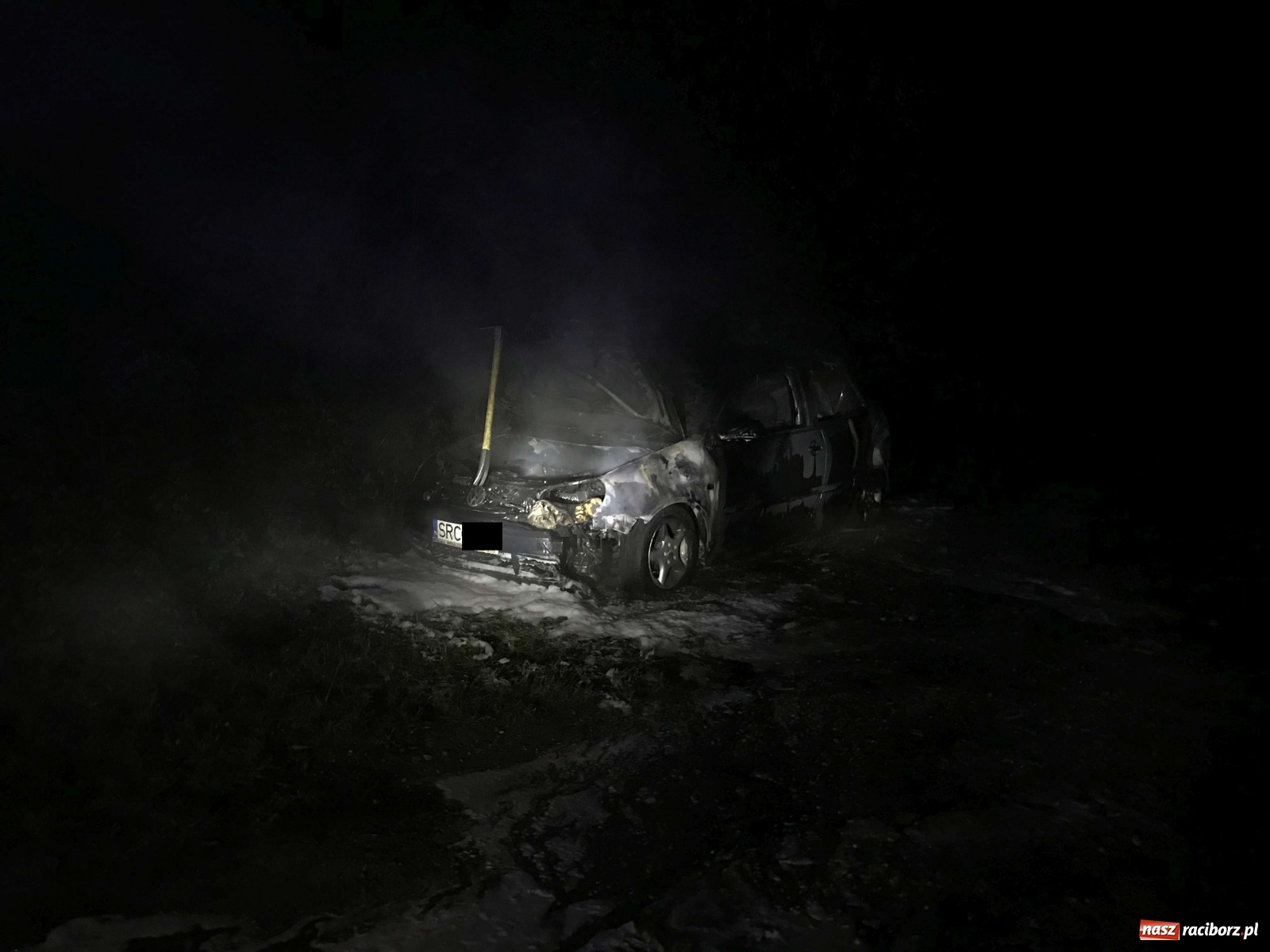 Zdjęcie w galerii na portalu naszraciborz.pl: Uwolnienie kobiety na Rudzkiej. Pożar volkswagena na 1 Maja wiadomości z regionu