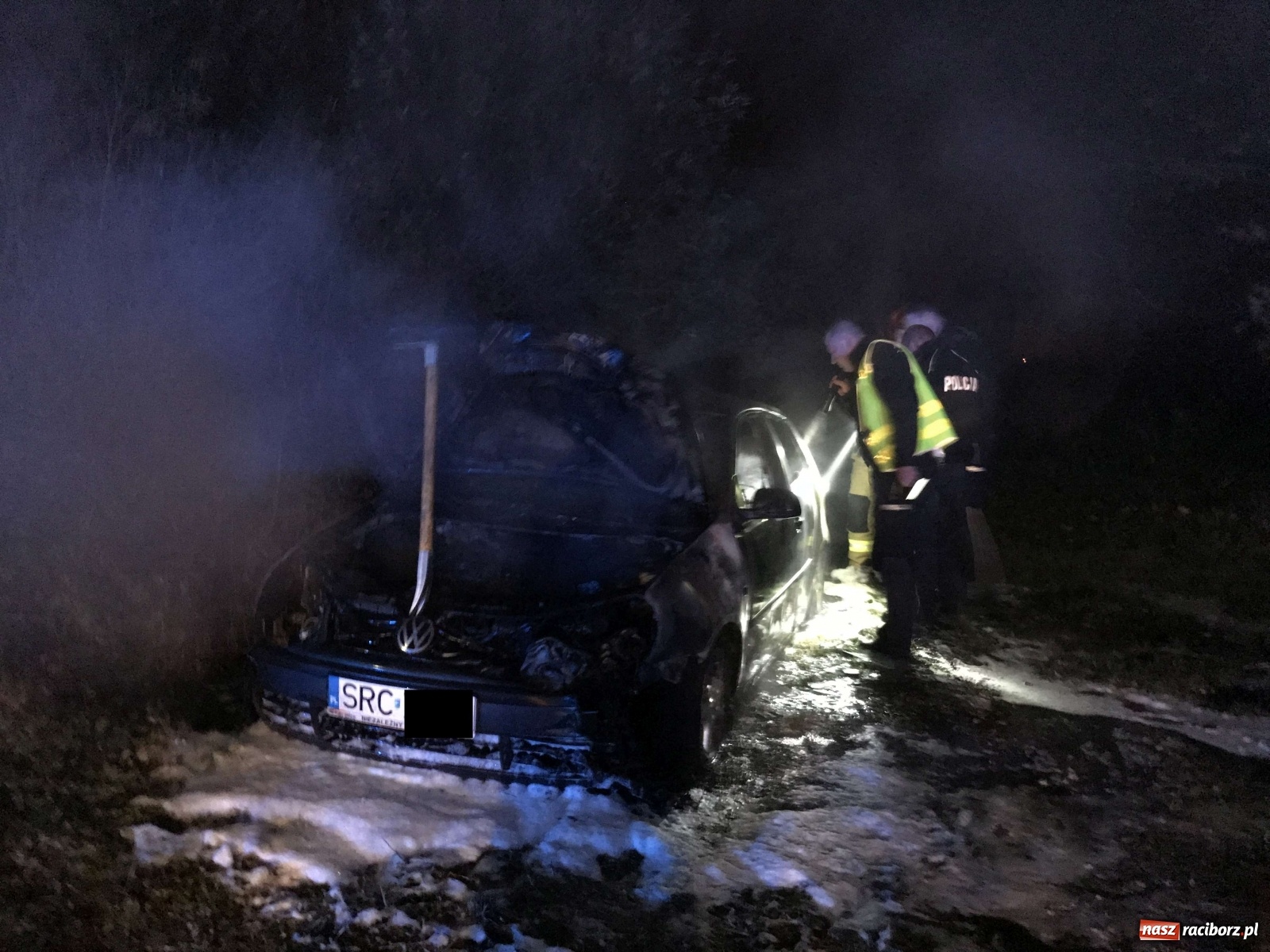 Zdjęcie w galerii na portalu naszraciborz.pl: Uwolnienie kobiety na Rudzkiej. Pożar volkswagena na 1 Maja wiadomości z regionu