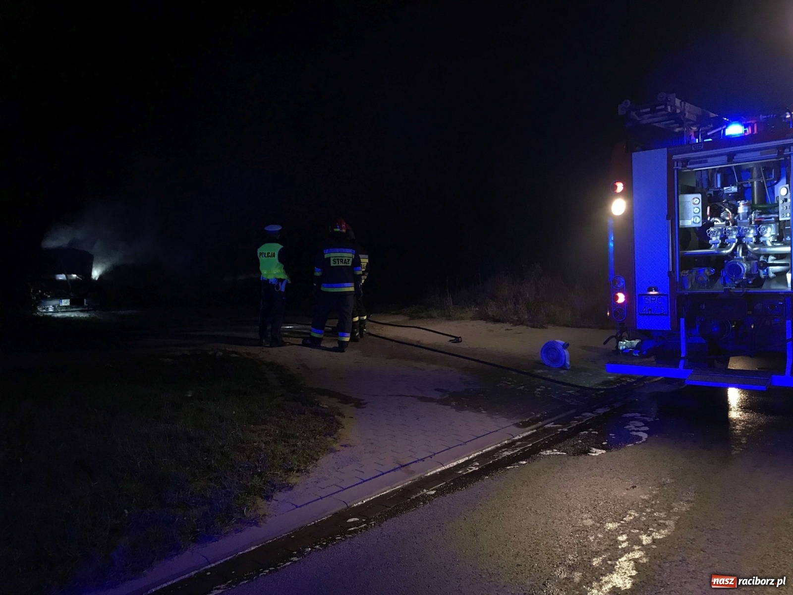 Zdjęcie w galerii na portalu naszraciborz.pl: Uwolnienie kobiety na Rudzkiej. Pożar volkswagena na 1 Maja wiadomości z regionu