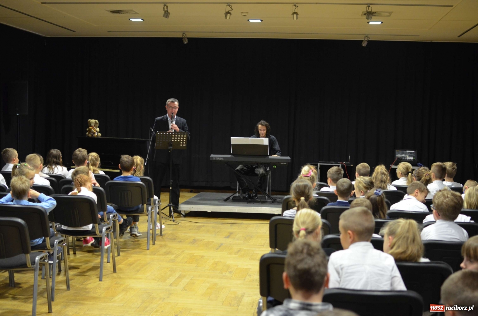 Zdjęcie w galerii na portalu naszraciborz.pl: Klarnet bohaterem koncertu umuzykalniającego  wiadomości z regionu