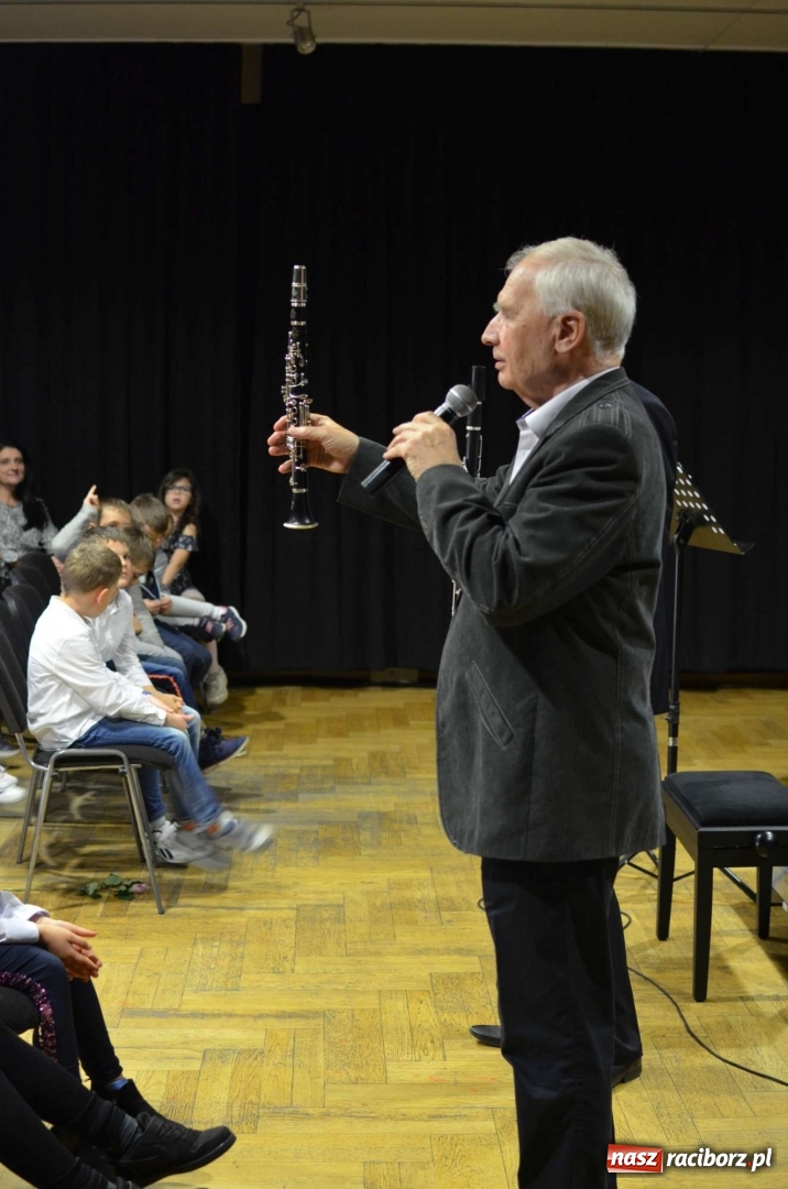 Zdjęcie w galerii na portalu naszraciborz.pl: Klarnet bohaterem koncertu umuzykalniającego  wiadomości z regionu