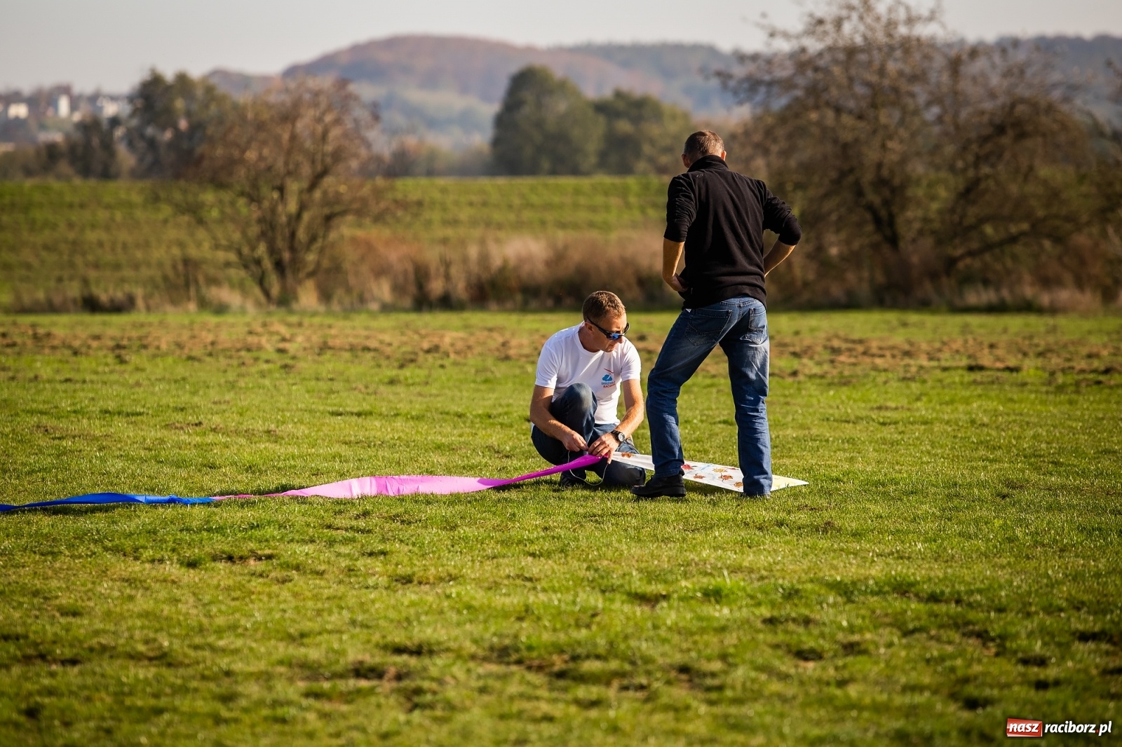 Zdjęcie w galerii na portalu naszraciborz.pl: Zawody latawcowe przy Adamczyka wiadomości z regionu