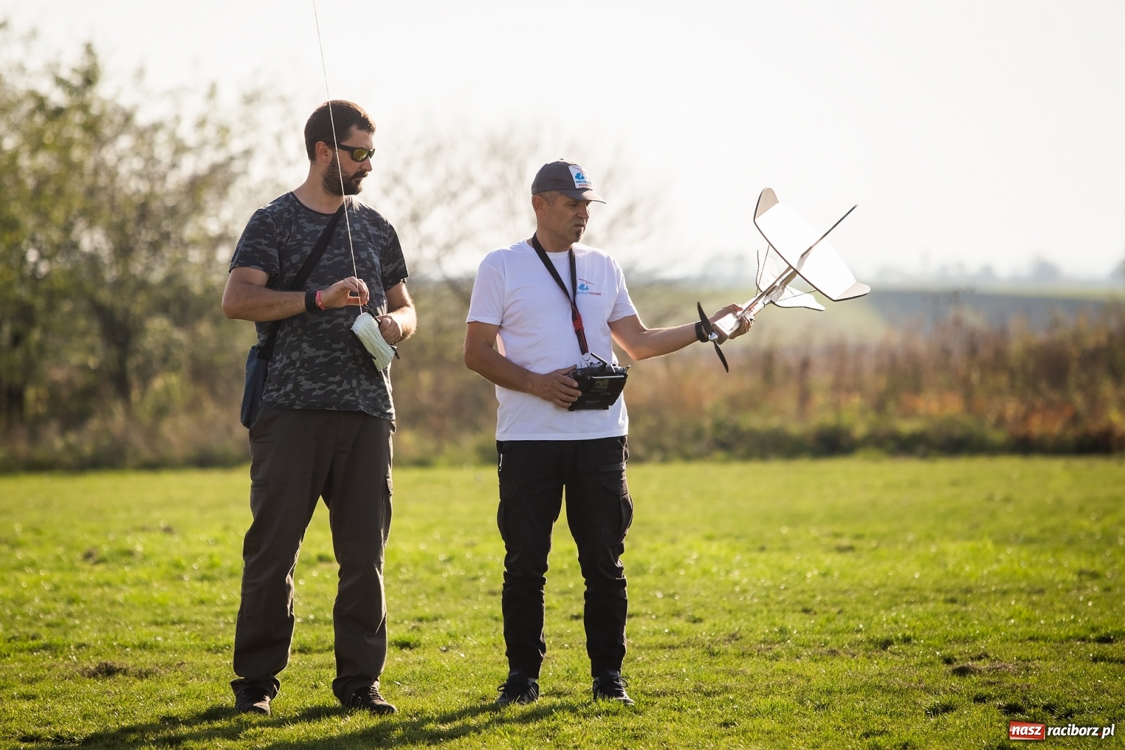 Zdjęcie w galerii na portalu naszraciborz.pl: Zawody latawcowe przy Adamczyka wiadomości z regionu