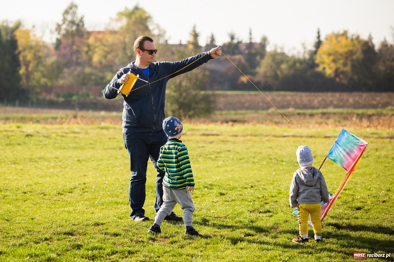 Zdjęcie w galerii na portalu naszraciborz.pl: Zawody latawcowe przy Adamczyka wiadomości z regionu