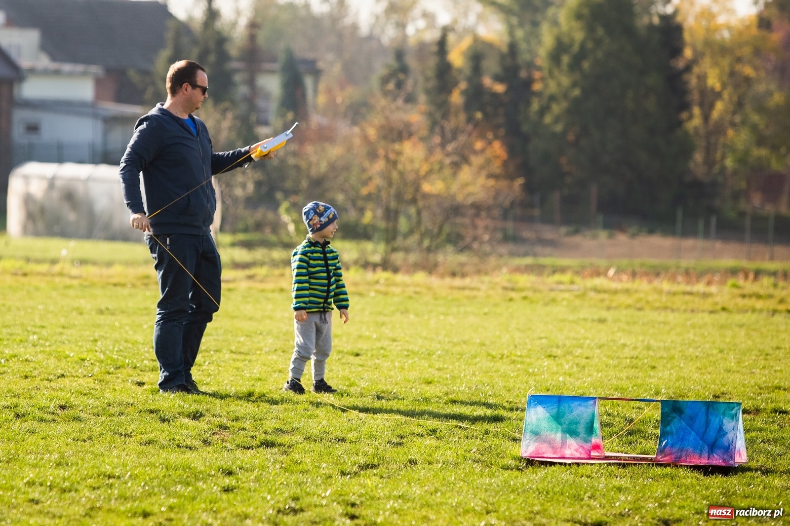 Zdjęcie w galerii na portalu naszraciborz.pl: Zawody latawcowe przy Adamczyka wiadomości z regionu
