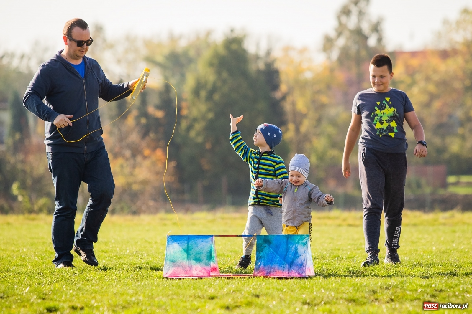 Zdjęcie w galerii na portalu naszraciborz.pl: Zawody latawcowe przy Adamczyka wiadomości z regionu