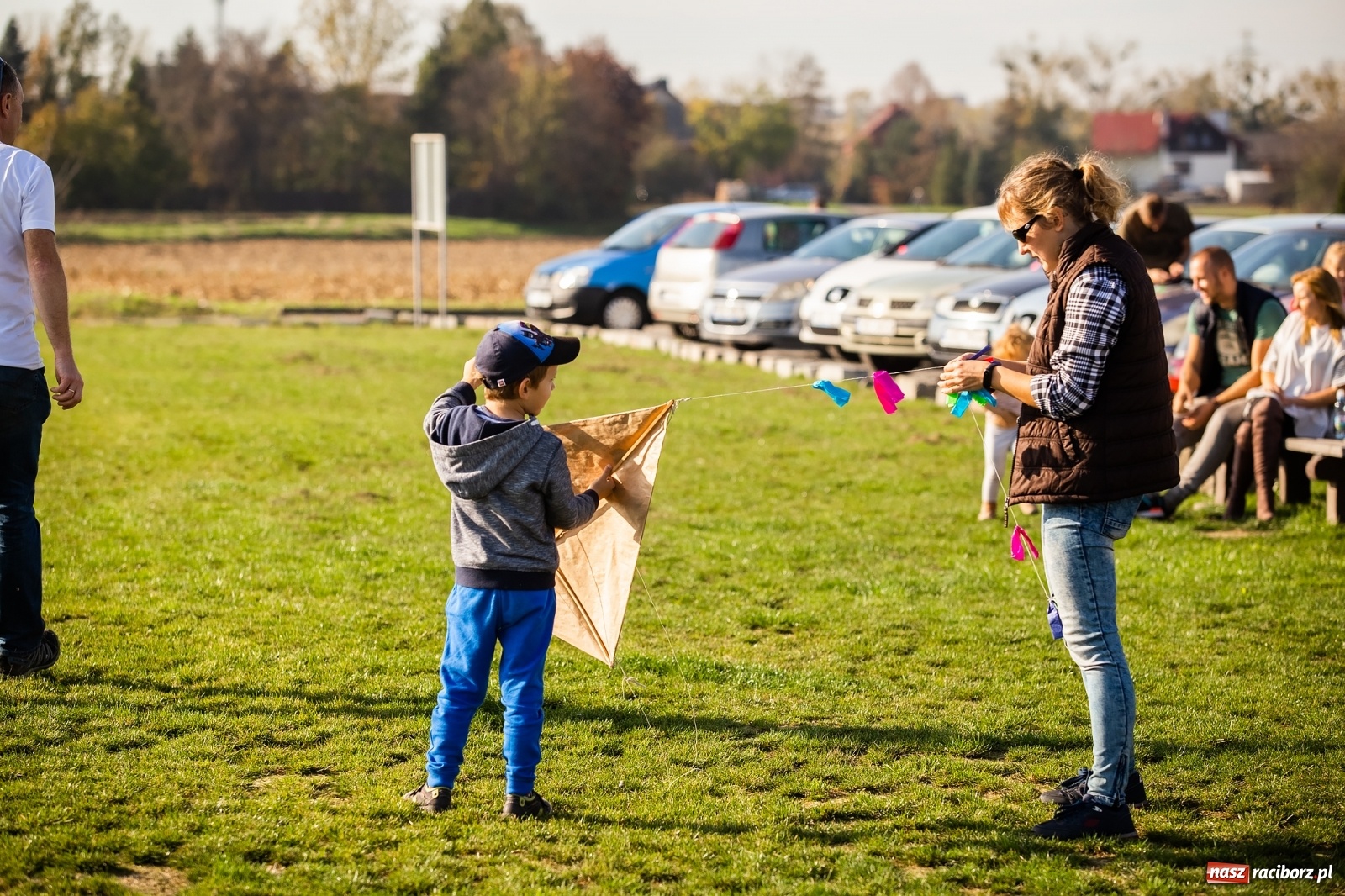 Zdjęcie w galerii na portalu naszraciborz.pl: Zawody latawcowe przy Adamczyka wiadomości z regionu