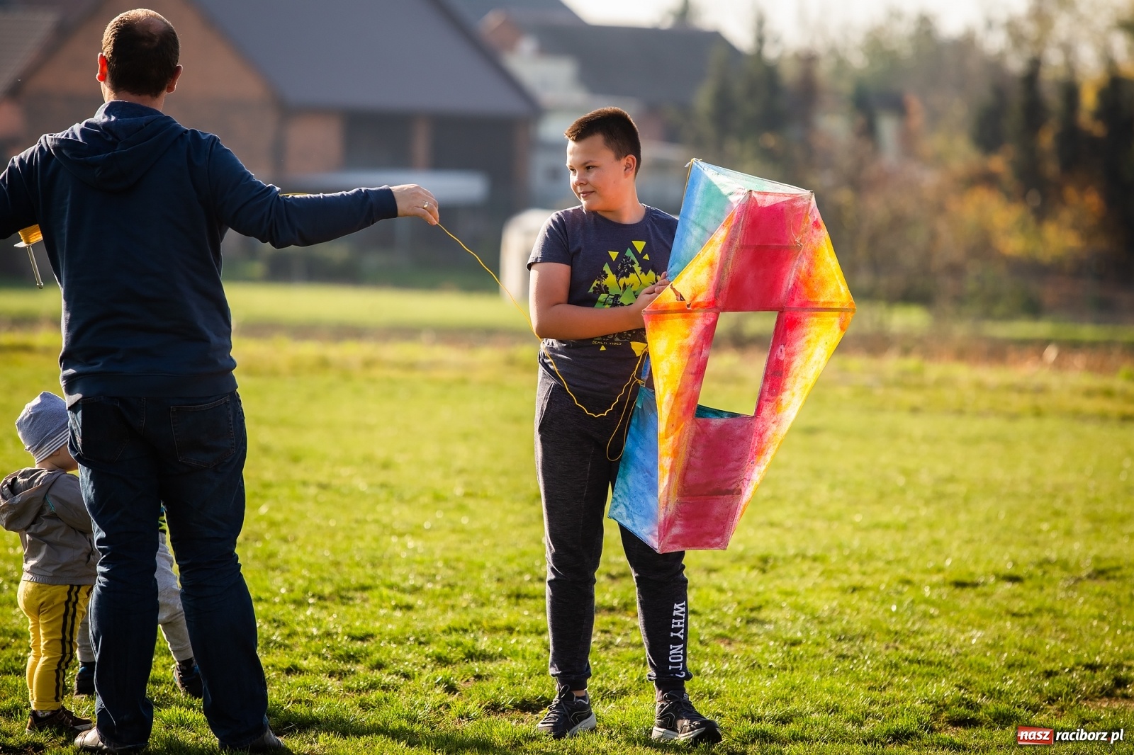 Zdjęcie w galerii na portalu naszraciborz.pl: Zawody latawcowe przy Adamczyka wiadomości z regionu