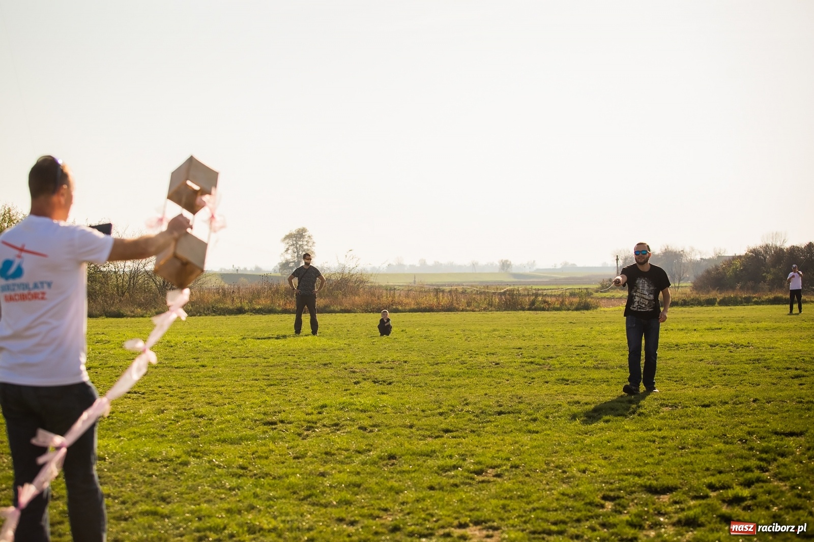 Zdjęcie w galerii na portalu naszraciborz.pl: Zawody latawcowe przy Adamczyka wiadomości z regionu