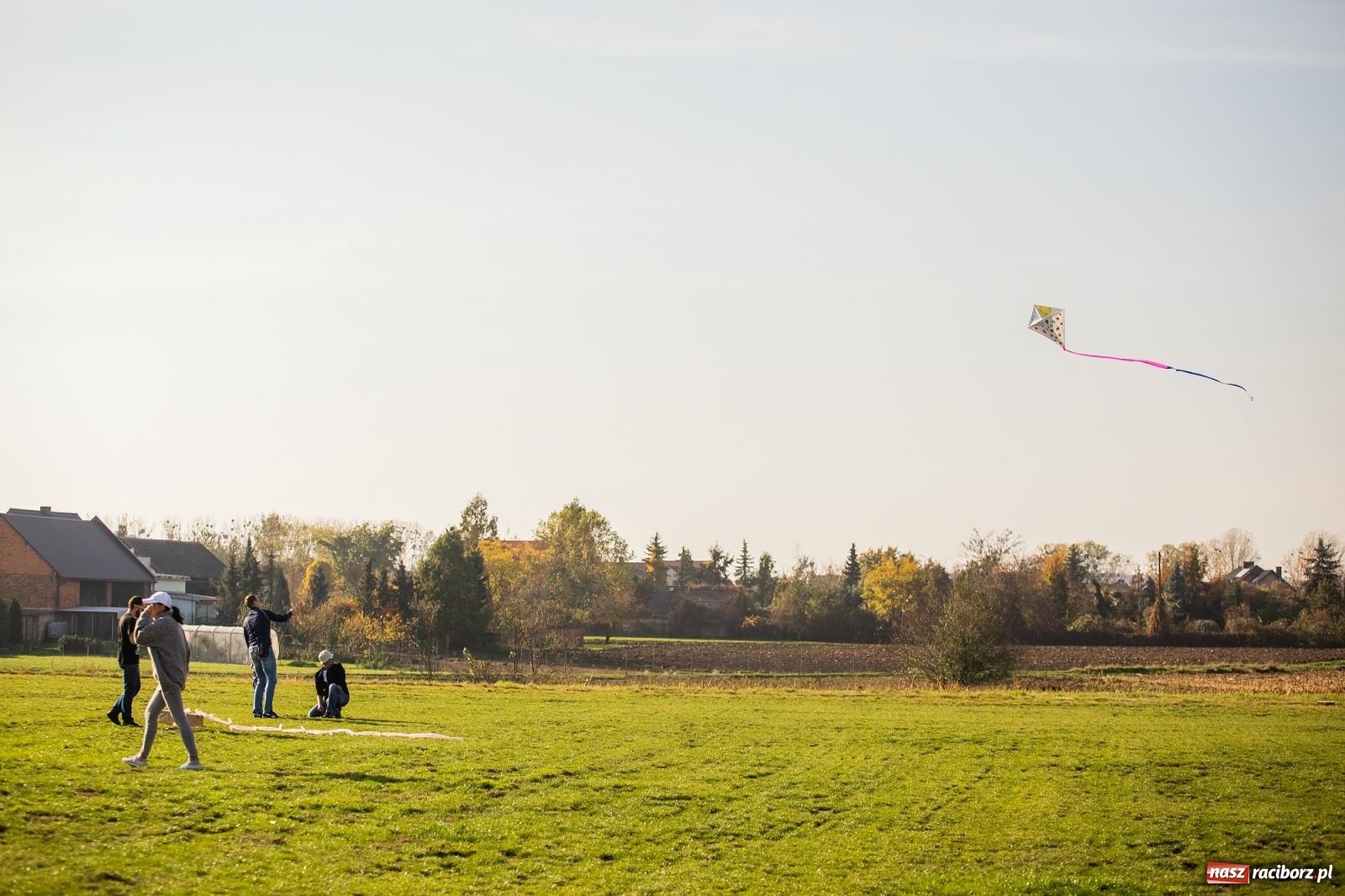 Zdjęcie w galerii na portalu naszraciborz.pl: Zawody latawcowe przy Adamczyka wiadomości z regionu