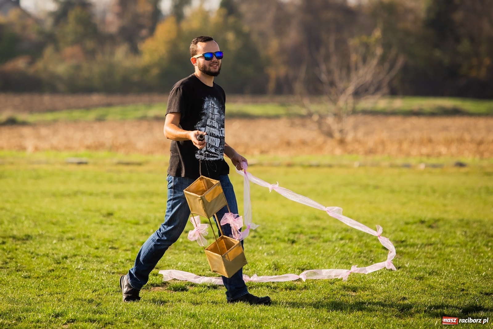 Zdjęcie w galerii na portalu naszraciborz.pl: Zawody latawcowe przy Adamczyka wiadomości z regionu