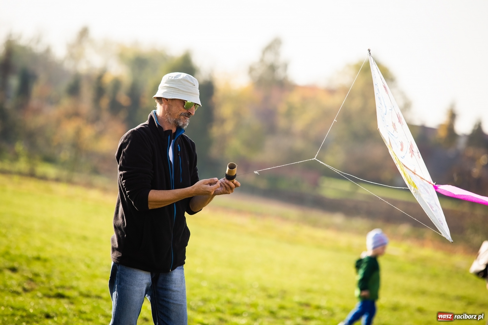 Zdjęcie w galerii na portalu naszraciborz.pl: Zawody latawcowe przy Adamczyka wiadomości z regionu