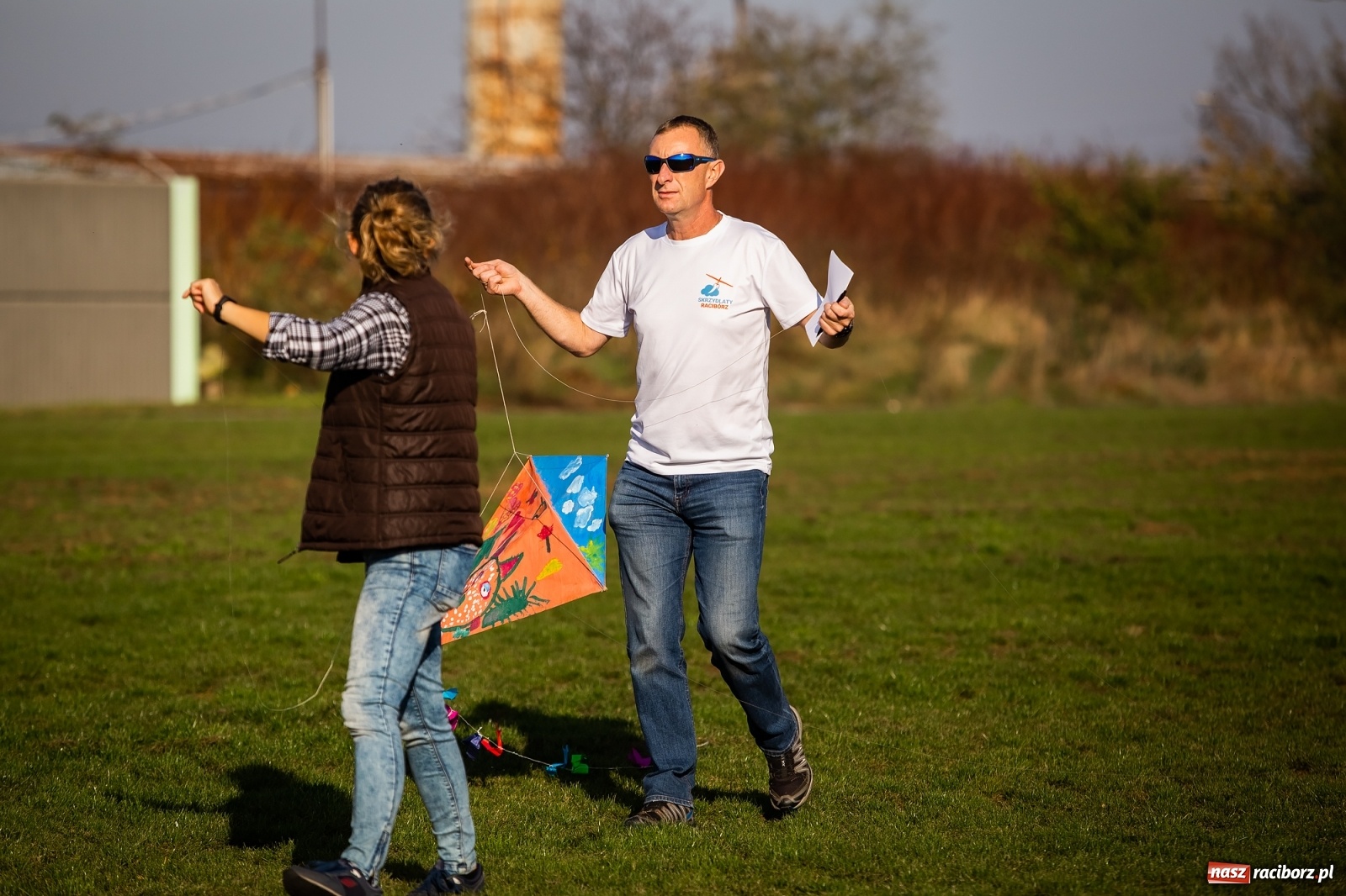 Zdjęcie w galerii na portalu naszraciborz.pl: Zawody latawcowe przy Adamczyka wiadomości z regionu
