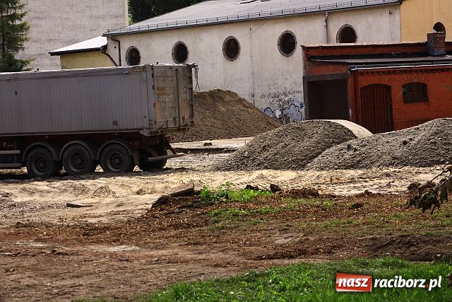 Zdjęcie w galerii na portalu naszraciborz.pl: Pierwszy Orlik powiatu przy ZSZ wiadomości z regionu