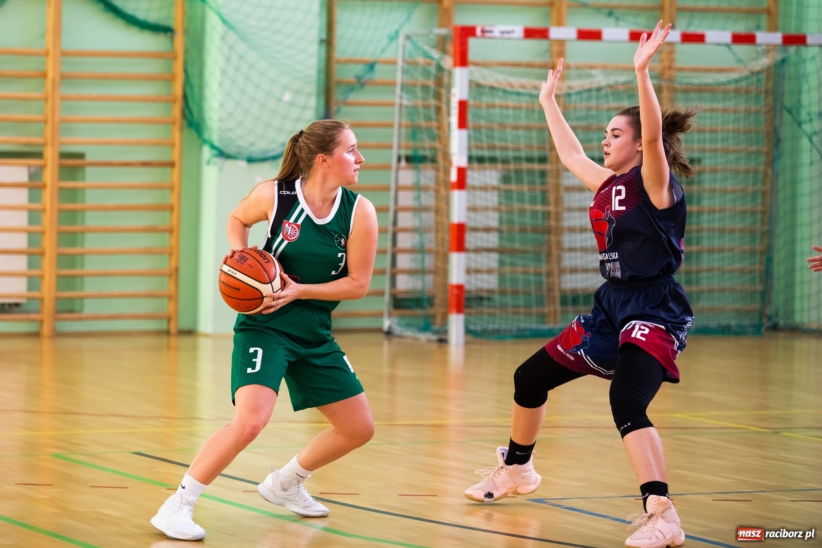 Zdjęcie w galerii na portalu naszraciborz.pl: Koszykówka. Kamienica Polska poległa w Raciborzu wiadomości z regionu