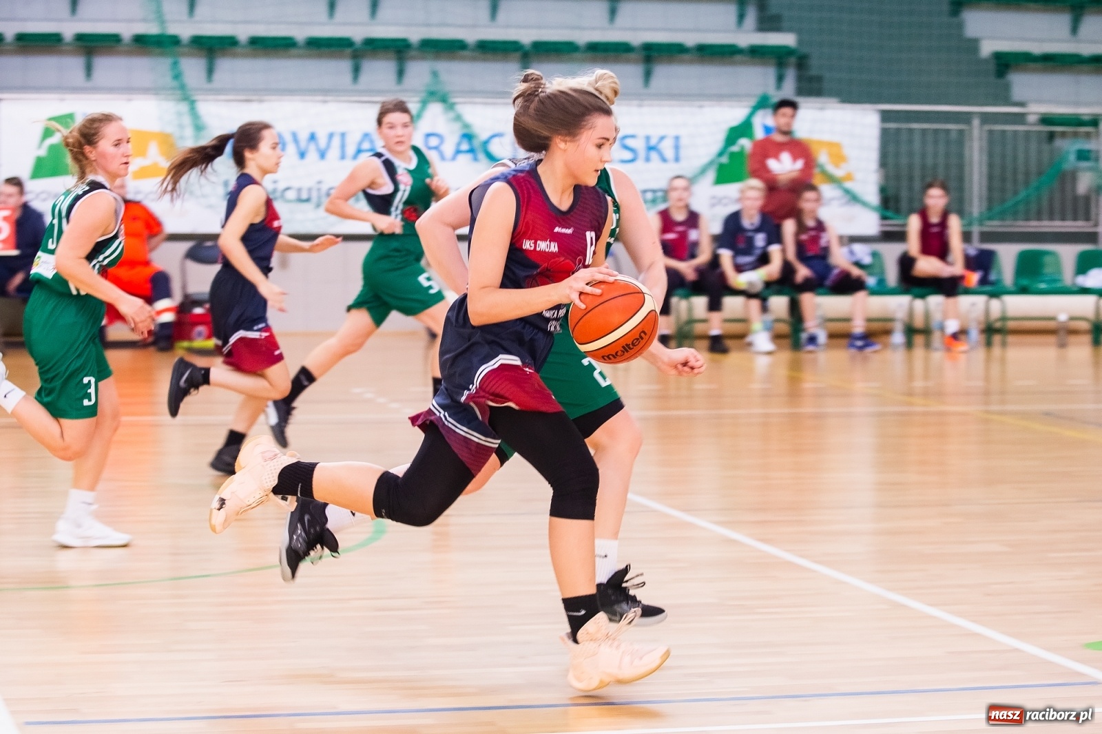 Zdjęcie w galerii na portalu naszraciborz.pl: Koszykówka. Kamienica Polska poległa w Raciborzu wiadomości z regionu