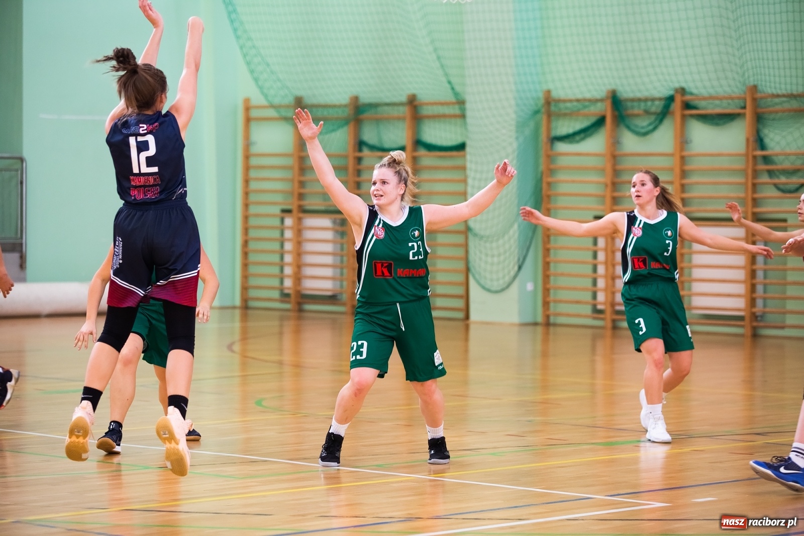 Zdjęcie w galerii na portalu naszraciborz.pl: Koszykówka. Kamienica Polska poległa w Raciborzu wiadomości z regionu