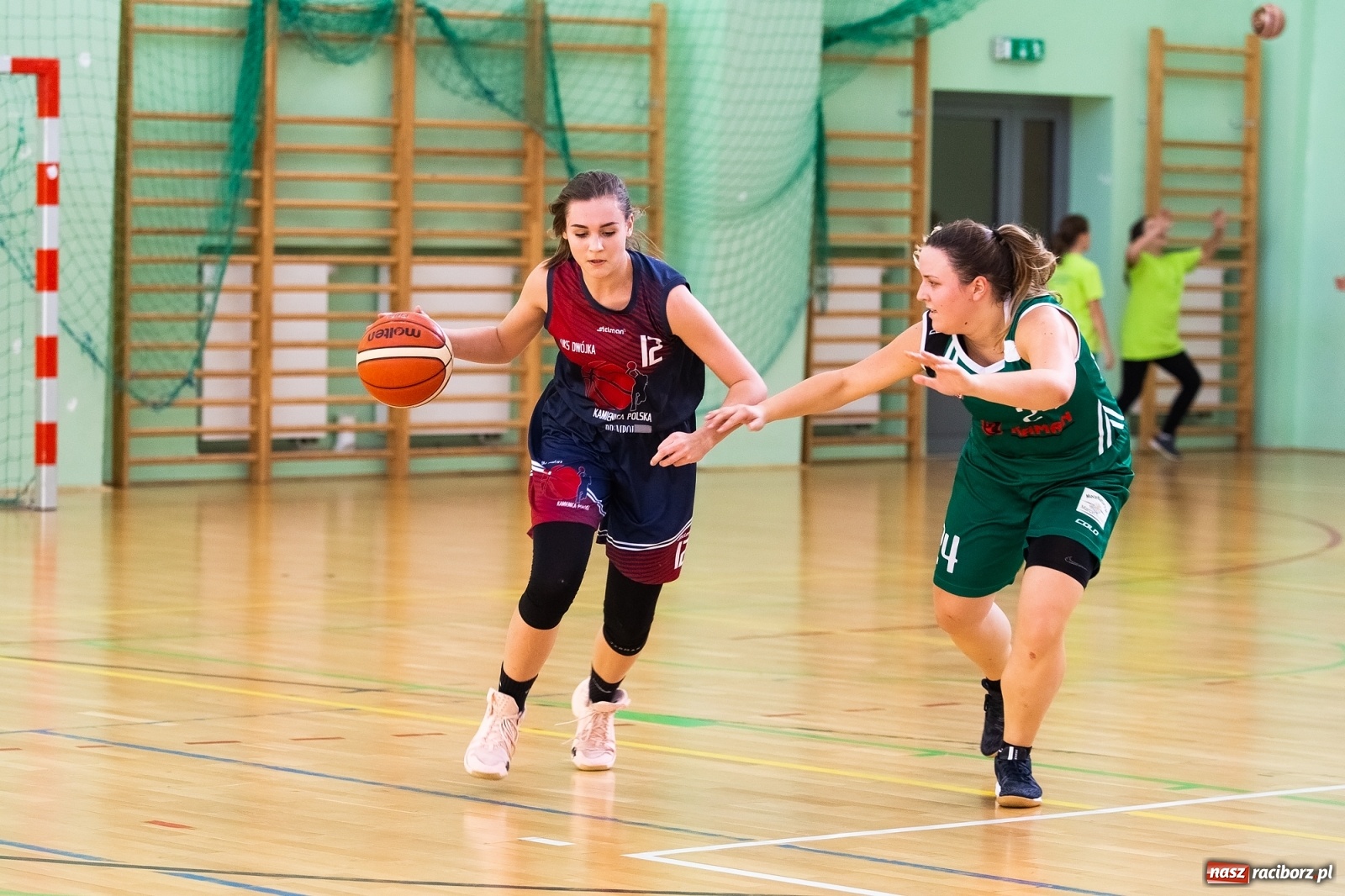 Zdjęcie w galerii na portalu naszraciborz.pl: Koszykówka. Kamienica Polska poległa w Raciborzu wiadomości z regionu