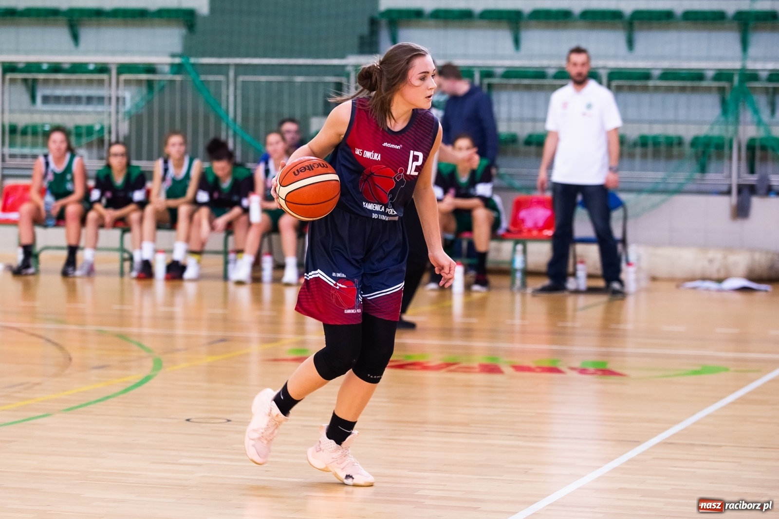 Zdjęcie w galerii na portalu naszraciborz.pl: Koszykówka. Kamienica Polska poległa w Raciborzu wiadomości z regionu