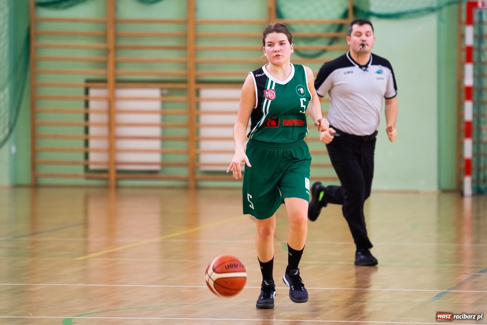 Zdjęcie w galerii na portalu naszraciborz.pl: Koszykówka. Kamienica Polska poległa w Raciborzu wiadomości z regionu