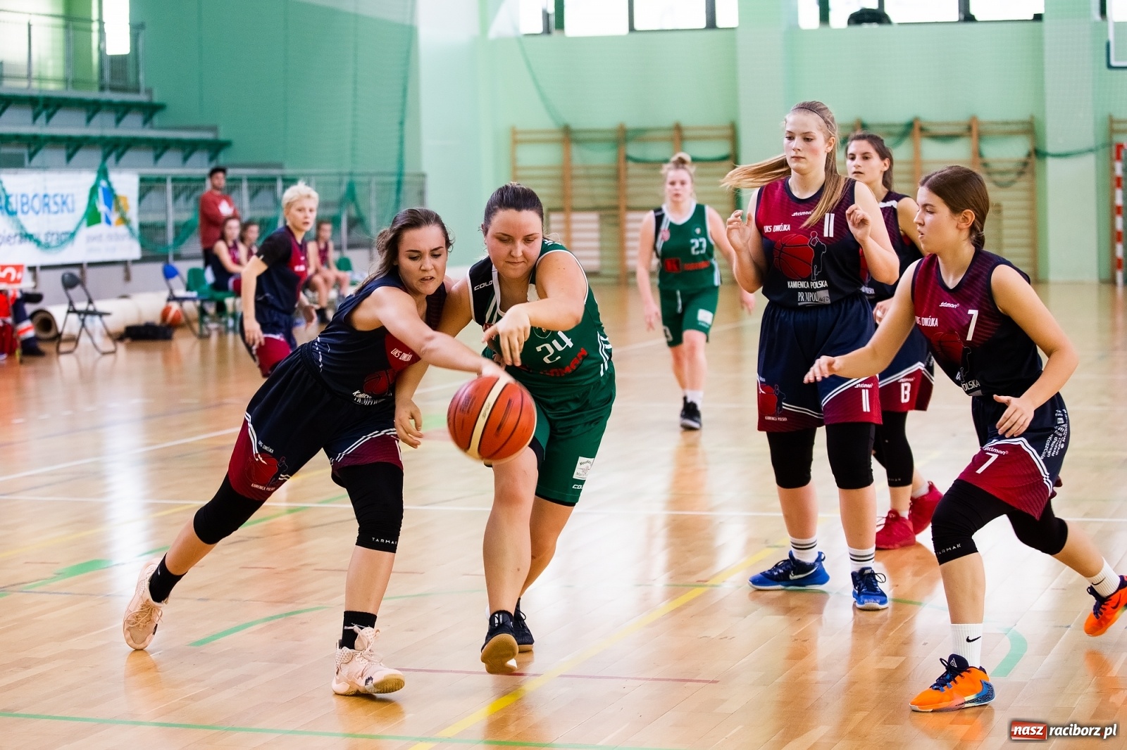 Zdjęcie w galerii na portalu naszraciborz.pl: Koszykówka. Kamienica Polska poległa w Raciborzu wiadomości z regionu