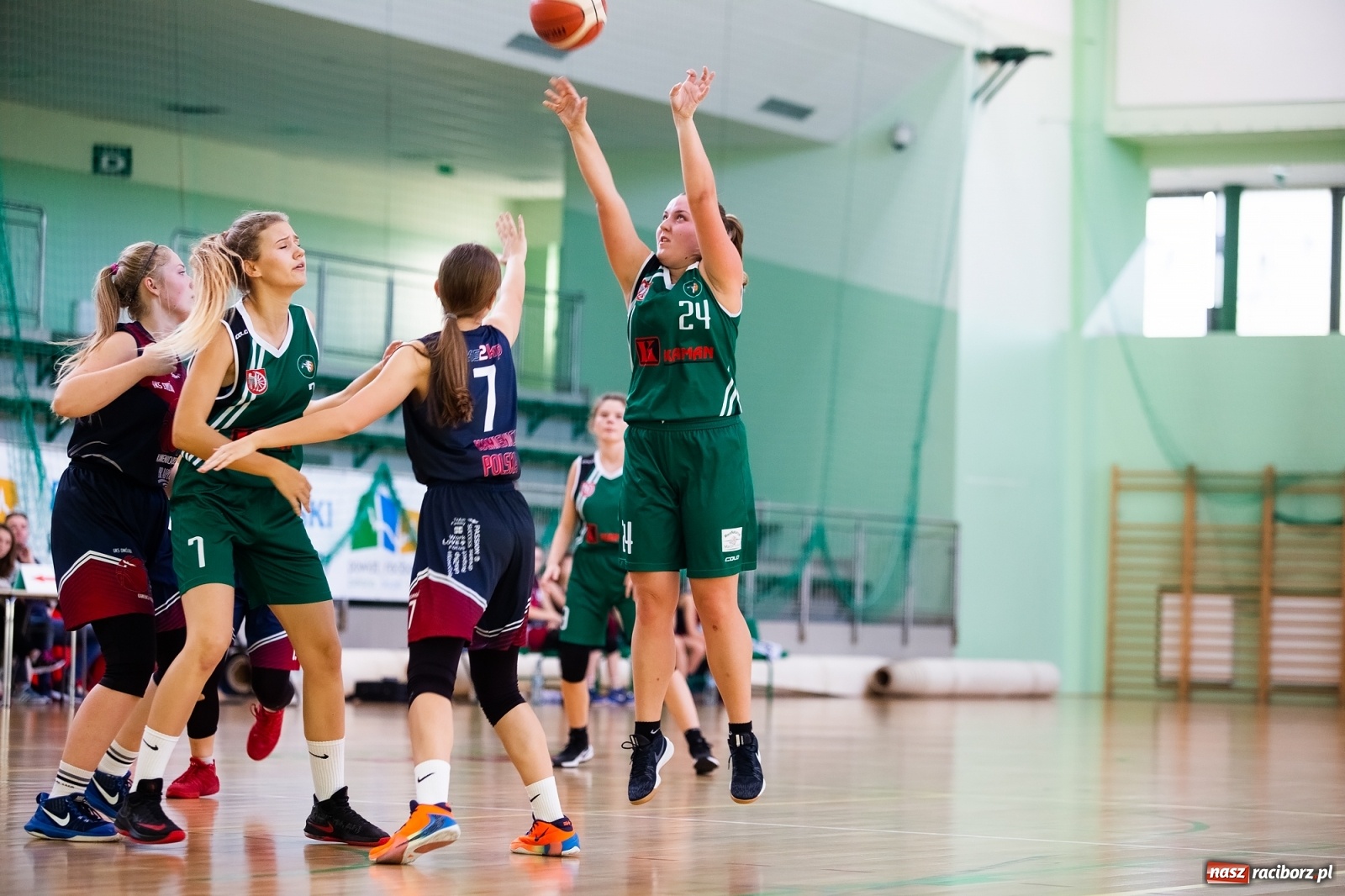 Zdjęcie w galerii na portalu naszraciborz.pl: Koszykówka. Kamienica Polska poległa w Raciborzu wiadomości z regionu