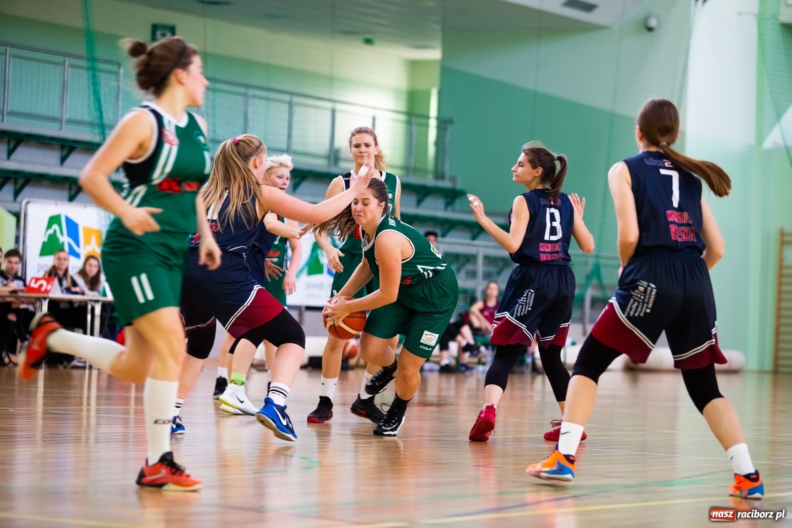 Zdjęcie w galerii na portalu naszraciborz.pl: Koszykówka. Kamienica Polska poległa w Raciborzu wiadomości z regionu