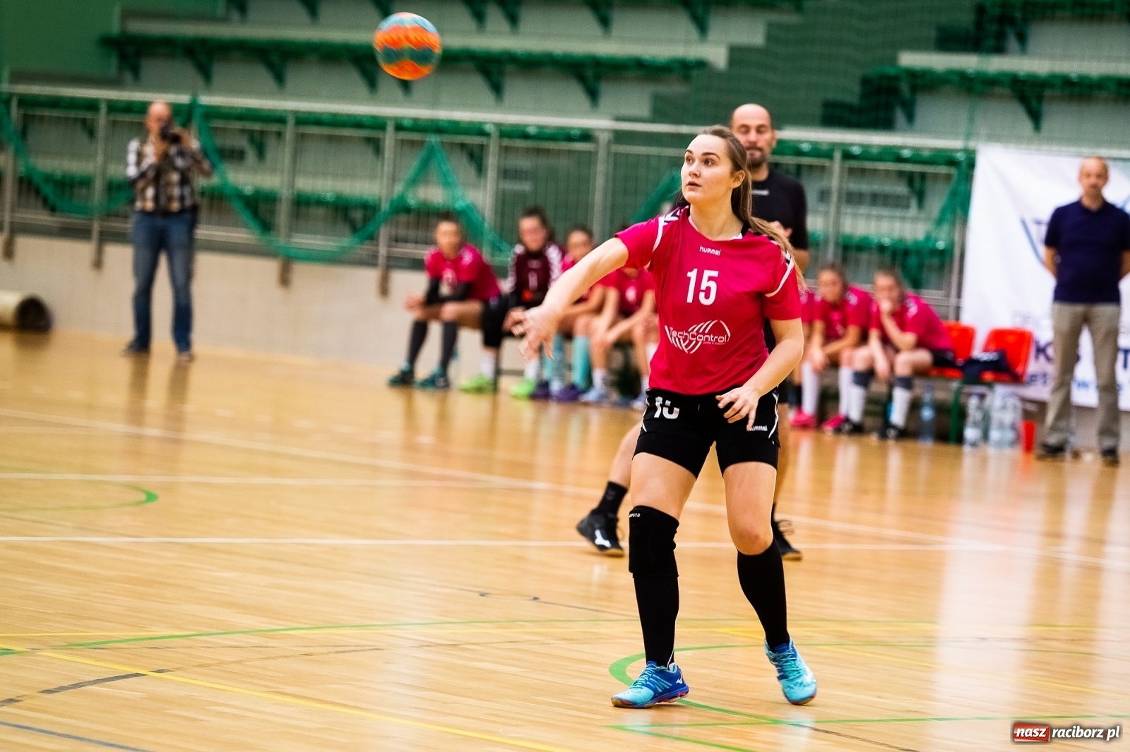 Zdjęcie w galerii na portalu naszraciborz.pl: Szczypiornistki Pietrowic lepsze od Michałkowic wiadomości z regionu