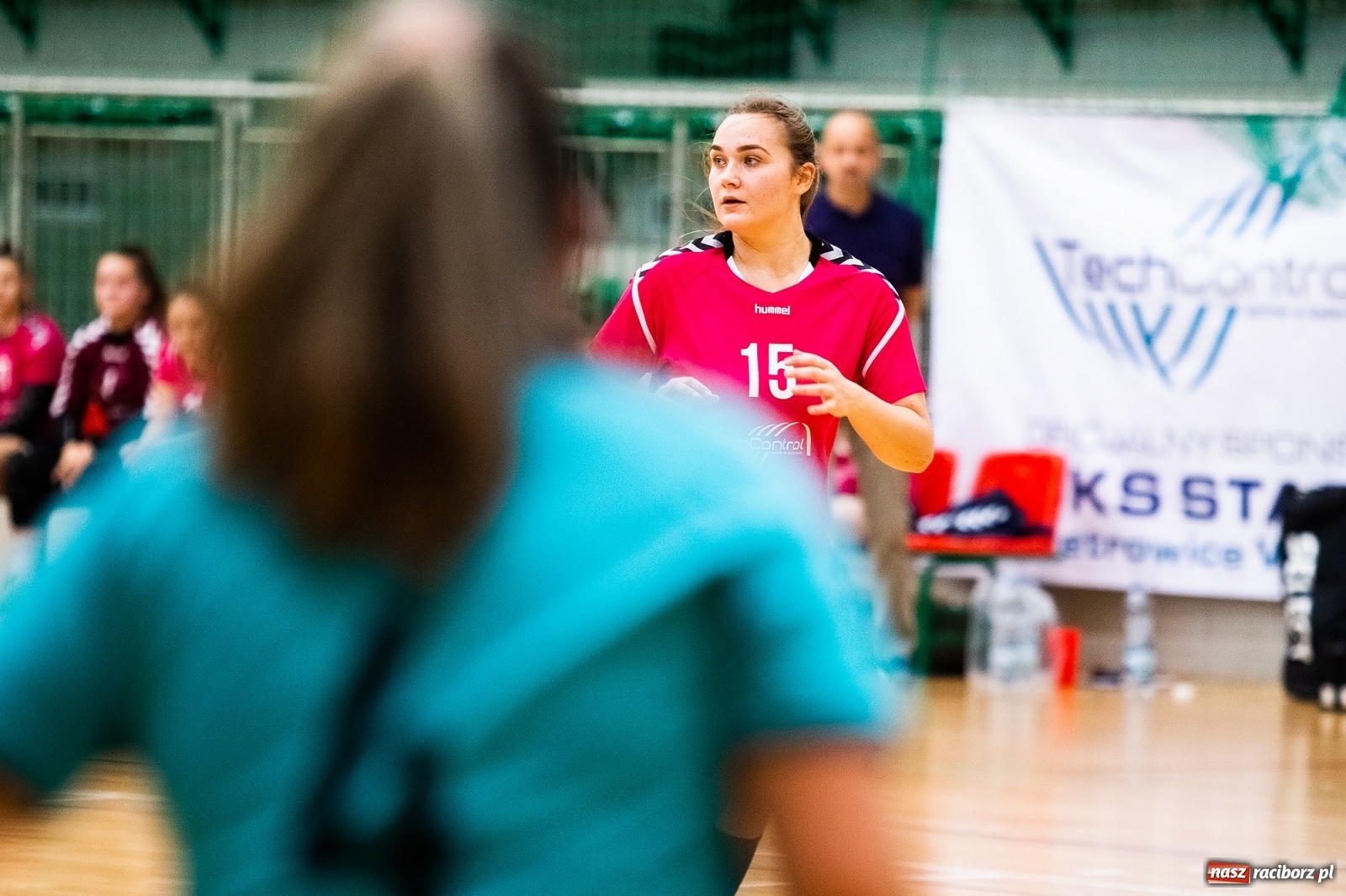 Zdjęcie w galerii na portalu naszraciborz.pl: Szczypiornistki Pietrowic lepsze od Michałkowic wiadomości z regionu