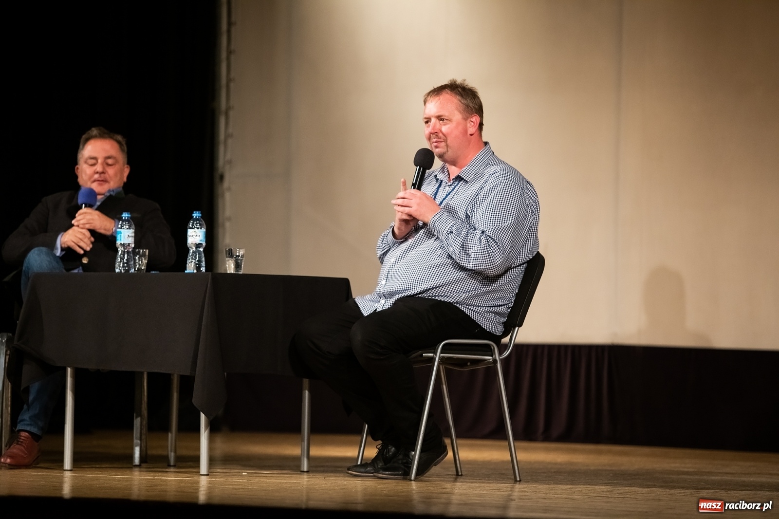 Zdjęcie w galerii na portalu naszraciborz.pl: Robert Makłowicz gościem specjalnym XVI Festiwalu Podróżniczego Wiatraki wiadomości z regionu