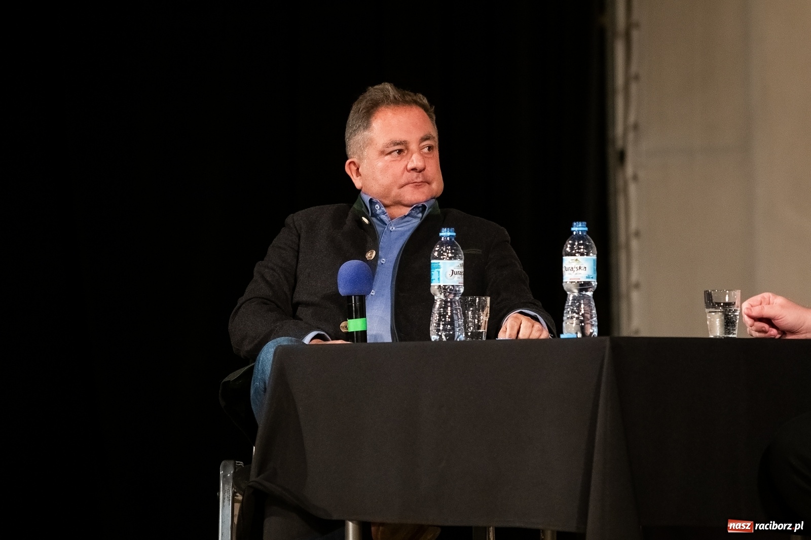 Zdjęcie w galerii na portalu naszraciborz.pl: Robert Makłowicz gościem specjalnym XVI Festiwalu Podróżniczego Wiatraki wiadomości z regionu