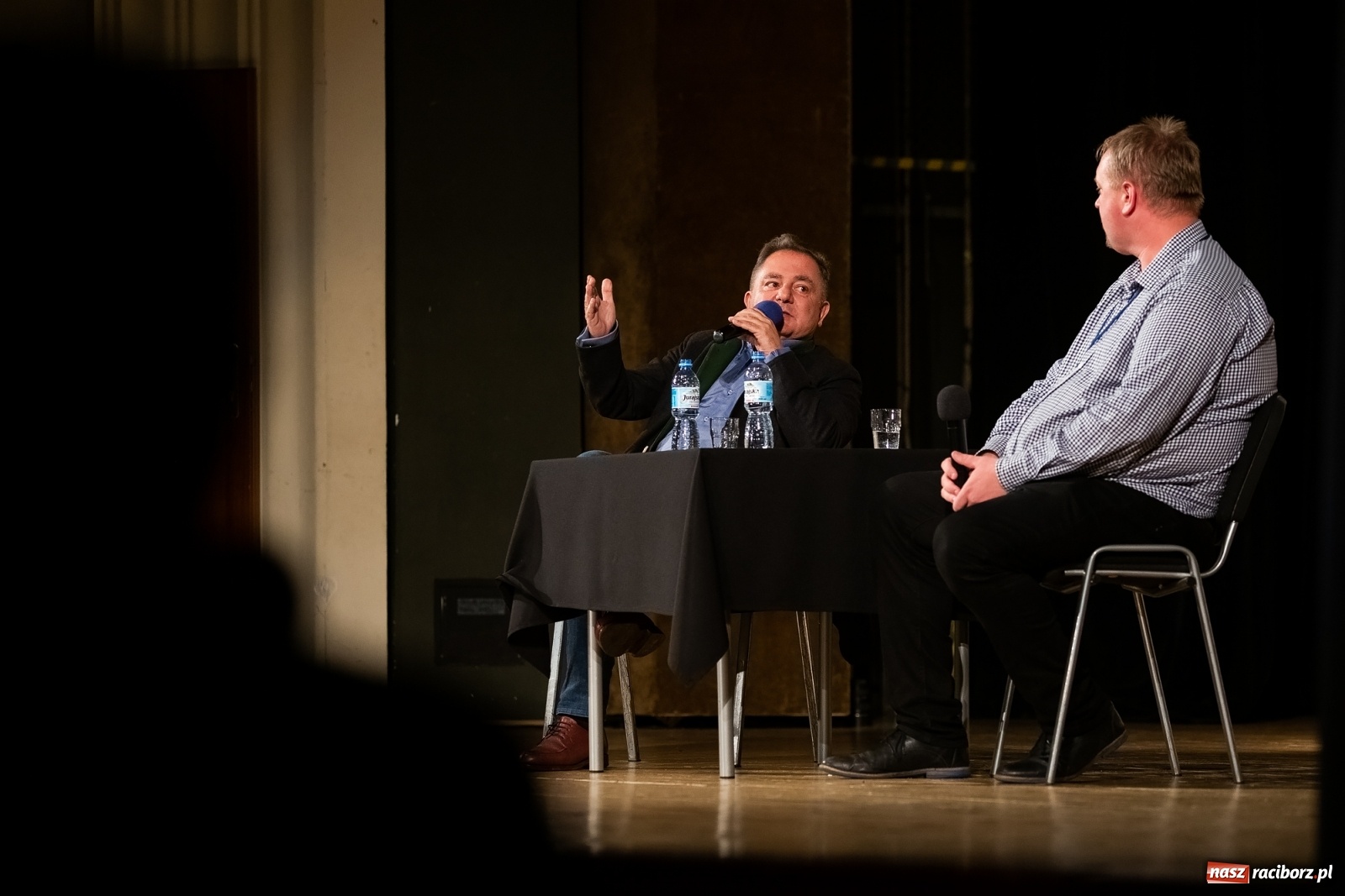 Zdjęcie w galerii na portalu naszraciborz.pl: Robert Makłowicz gościem specjalnym XVI Festiwalu Podróżniczego Wiatraki wiadomości z regionu