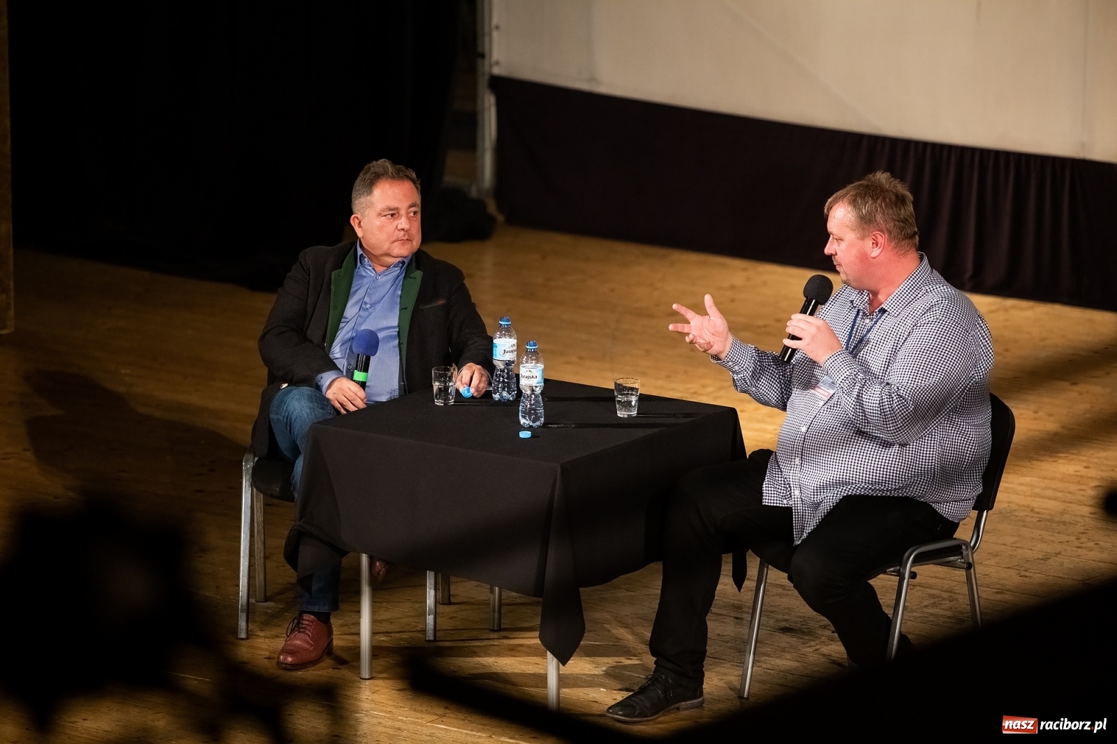 Zdjęcie w galerii na portalu naszraciborz.pl: Robert Makłowicz gościem specjalnym XVI Festiwalu Podróżniczego Wiatraki wiadomości z regionu