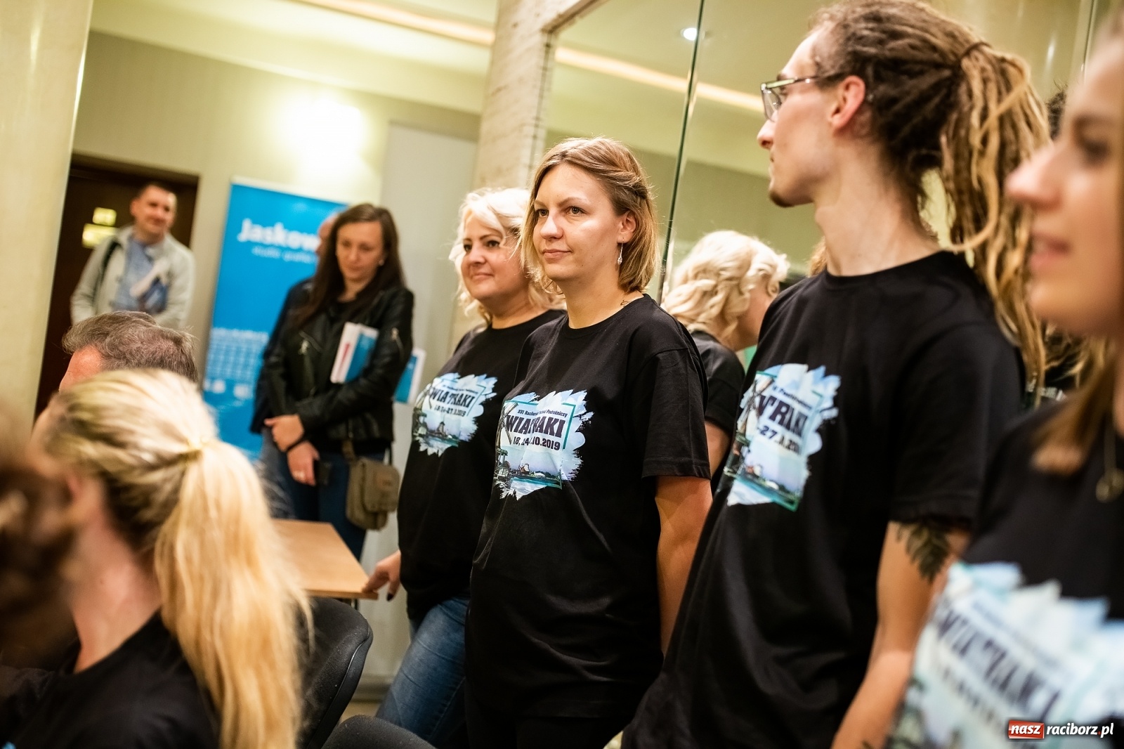 Zdjęcie w galerii na portalu naszraciborz.pl: Robert Makłowicz gościem specjalnym XVI Festiwalu Podróżniczego Wiatraki wiadomości z regionu