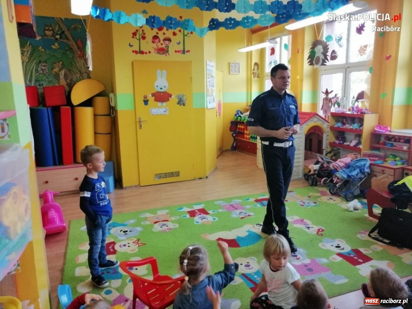 Zdjęcie w galerii na portalu naszraciborz.pl: Bezpieczna jesień z przedszkolakami i uczniami z Markowic wiadomości z regionu