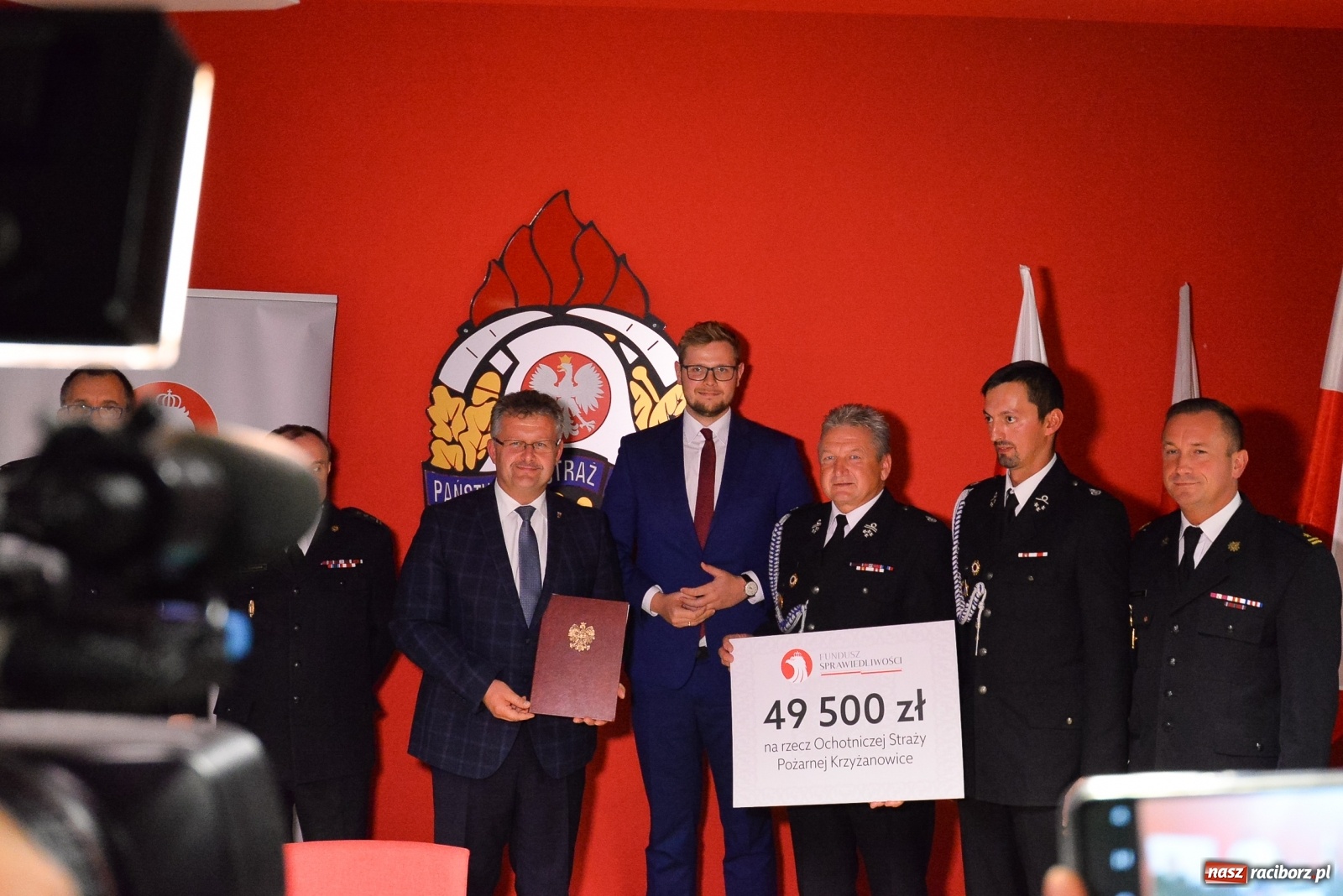 Zdjęcie w galerii na portalu naszraciborz.pl: OSP Racibórz Sudół ma pieniądze na nowy ciężki wóz bojowy wiadomości z regionu