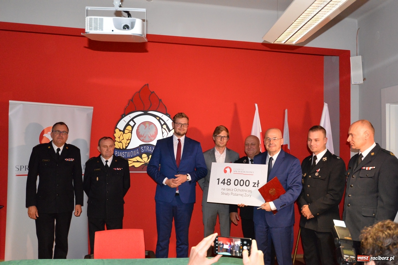 Zdjęcie w galerii na portalu naszraciborz.pl: OSP Racibórz Sudół ma pieniądze na nowy ciężki wóz bojowy wiadomości z regionu