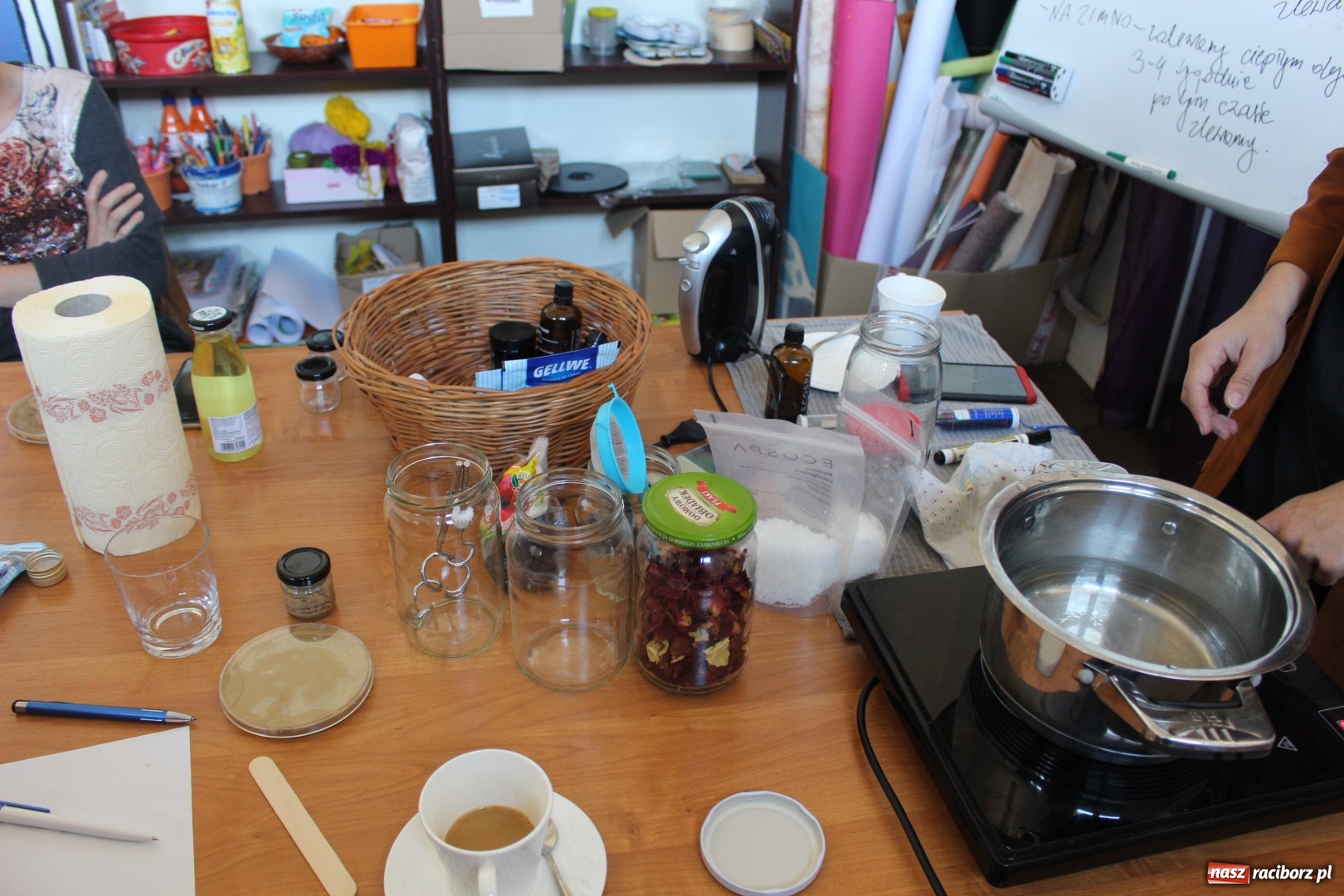 Zdjęcie w galerii na portalu naszraciborz.pl: Warsztaty tworzenia kosmetyków w GCK Nędza wiadomości z regionu